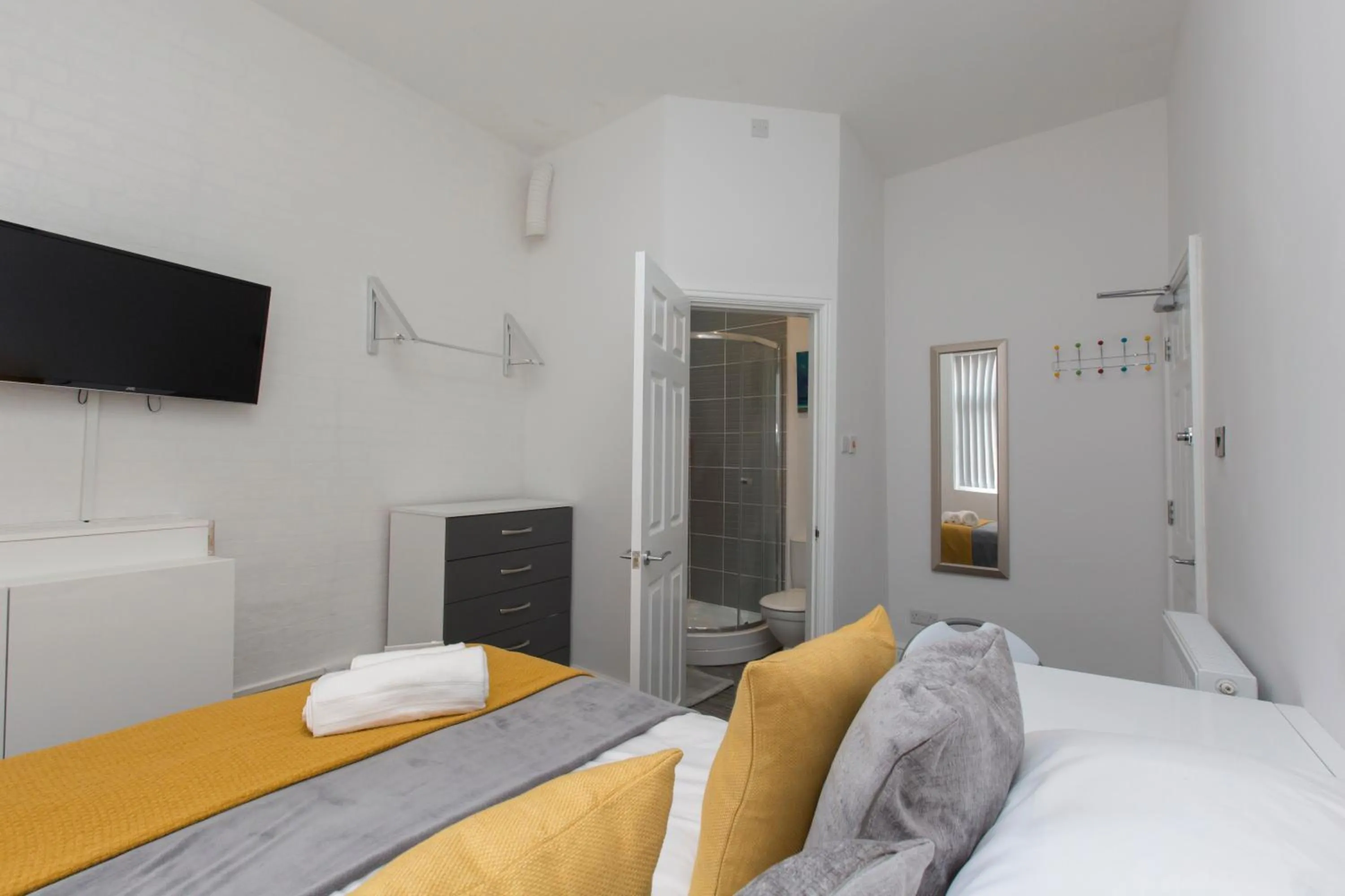 Bed in Townhouse PLUS @ West Street Crewe