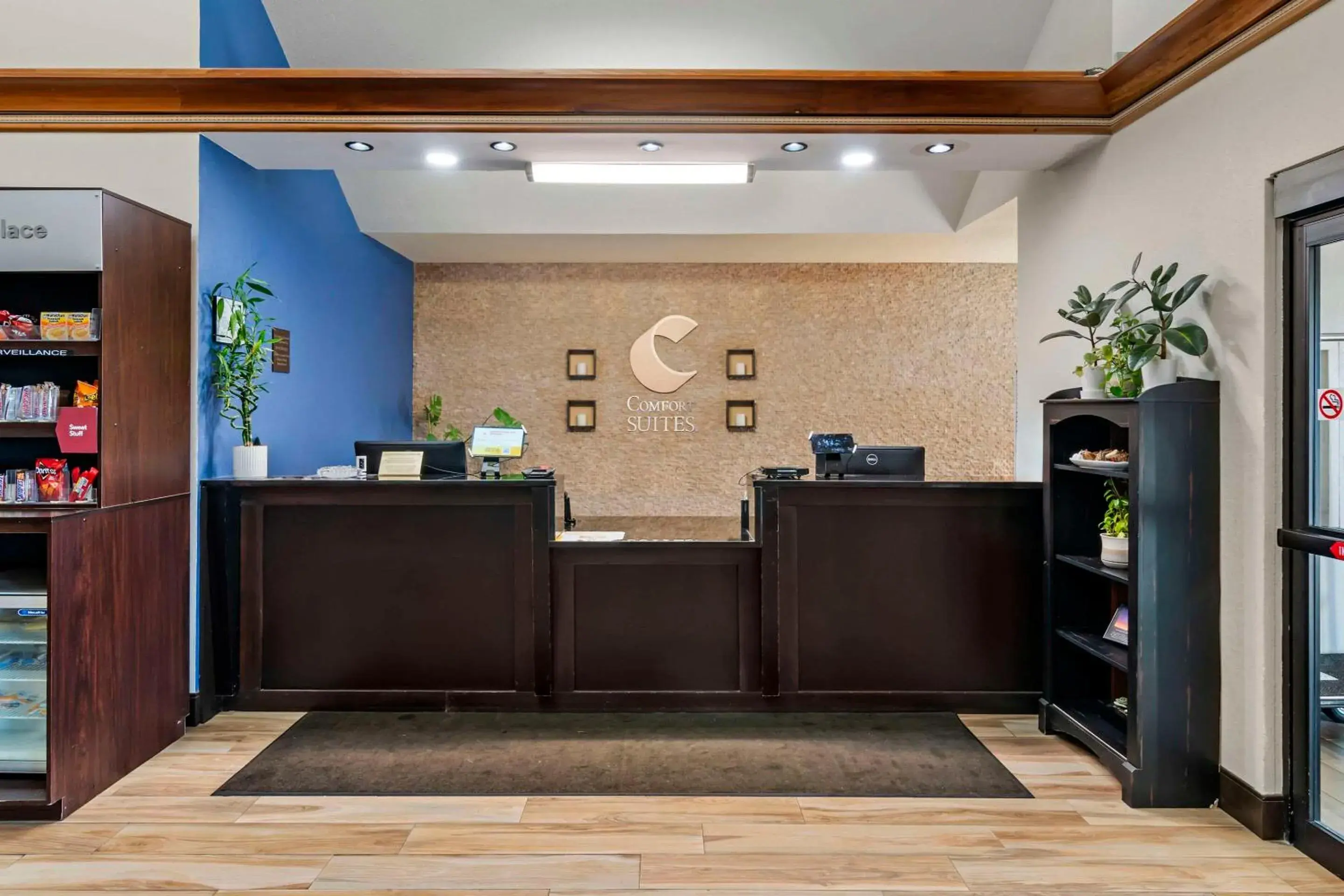 Lobby or reception in Comfort Suites St Charles-St Louis Lobby or reception in Comfort Suites St Charles-St Louis