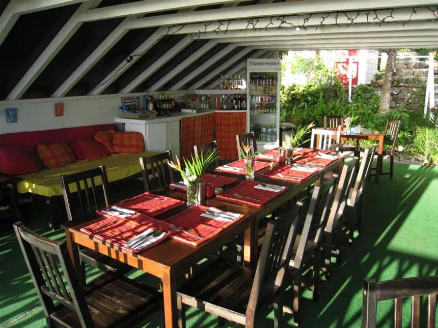 Restaurant/places to eat in El Momo Cottages