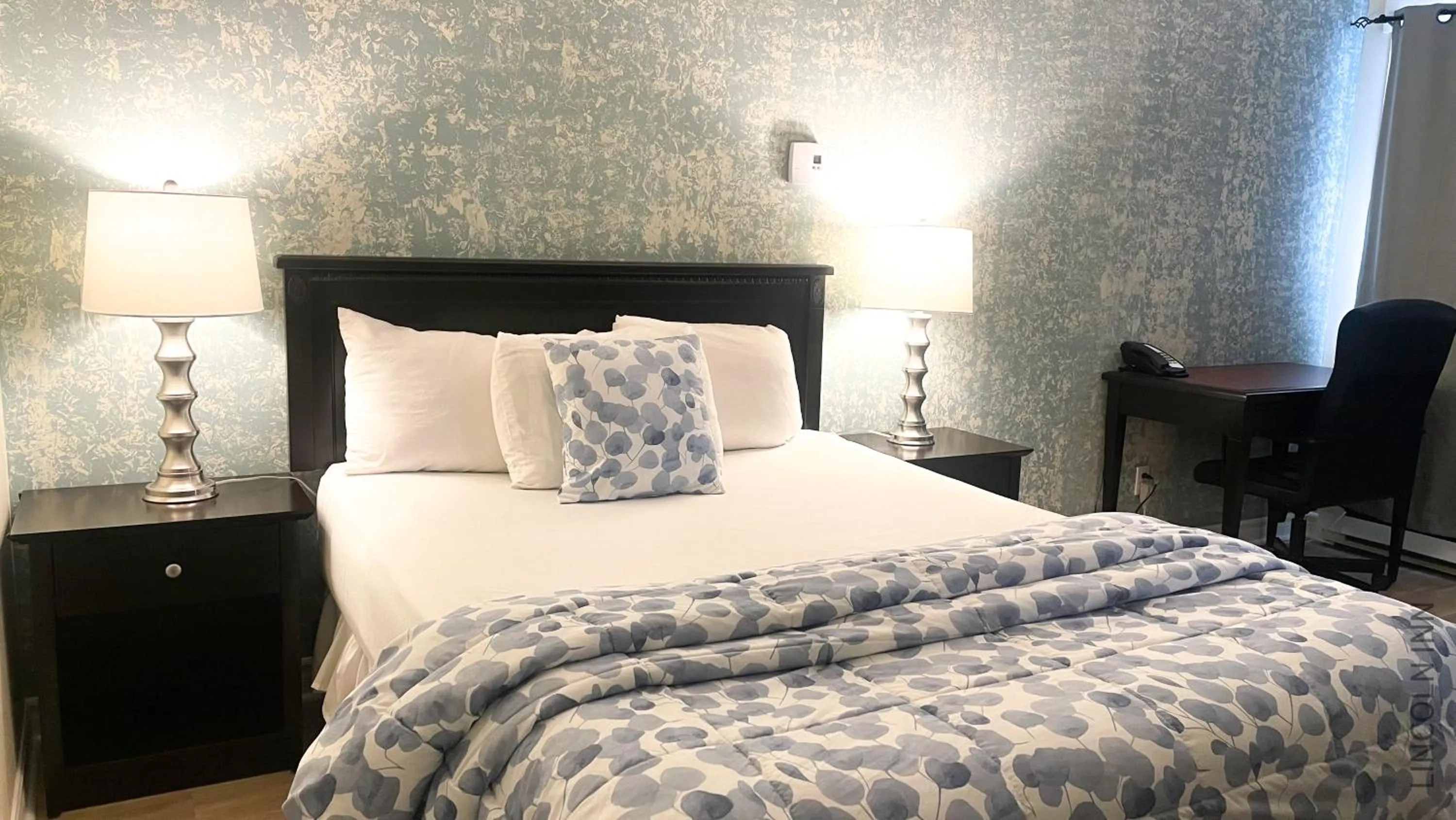 Bedroom, Bed in Lincoln Inn Fredericton