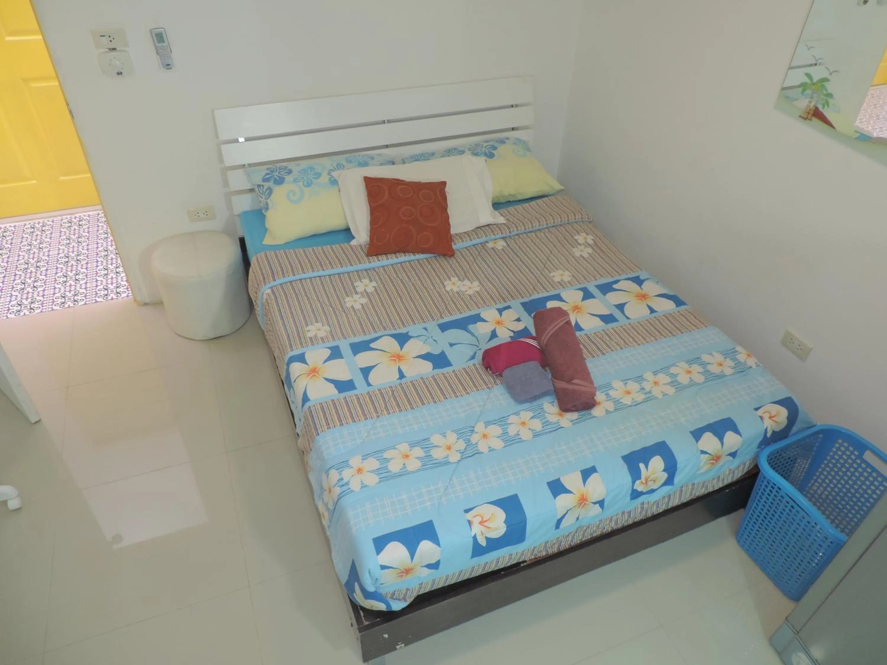 Photo of the whole room, Bed in Blue Paradise Residence
