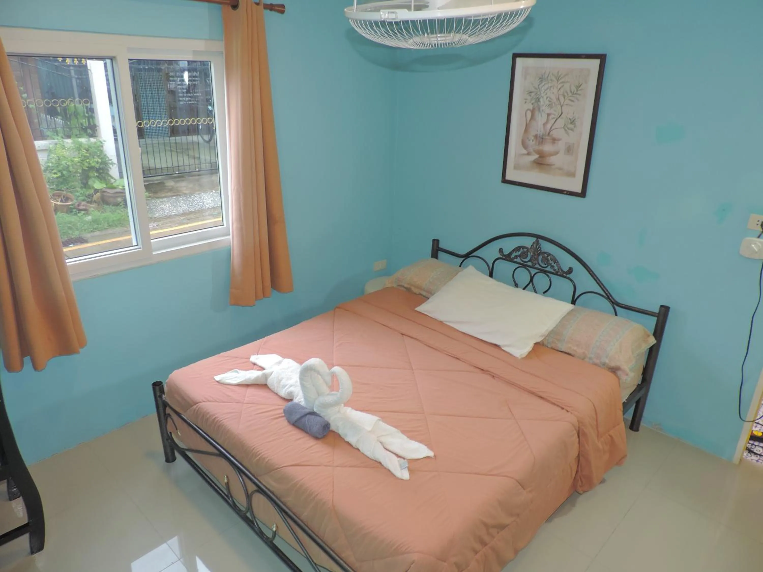 Photo of the whole room, Bed in Blue Paradise Residence