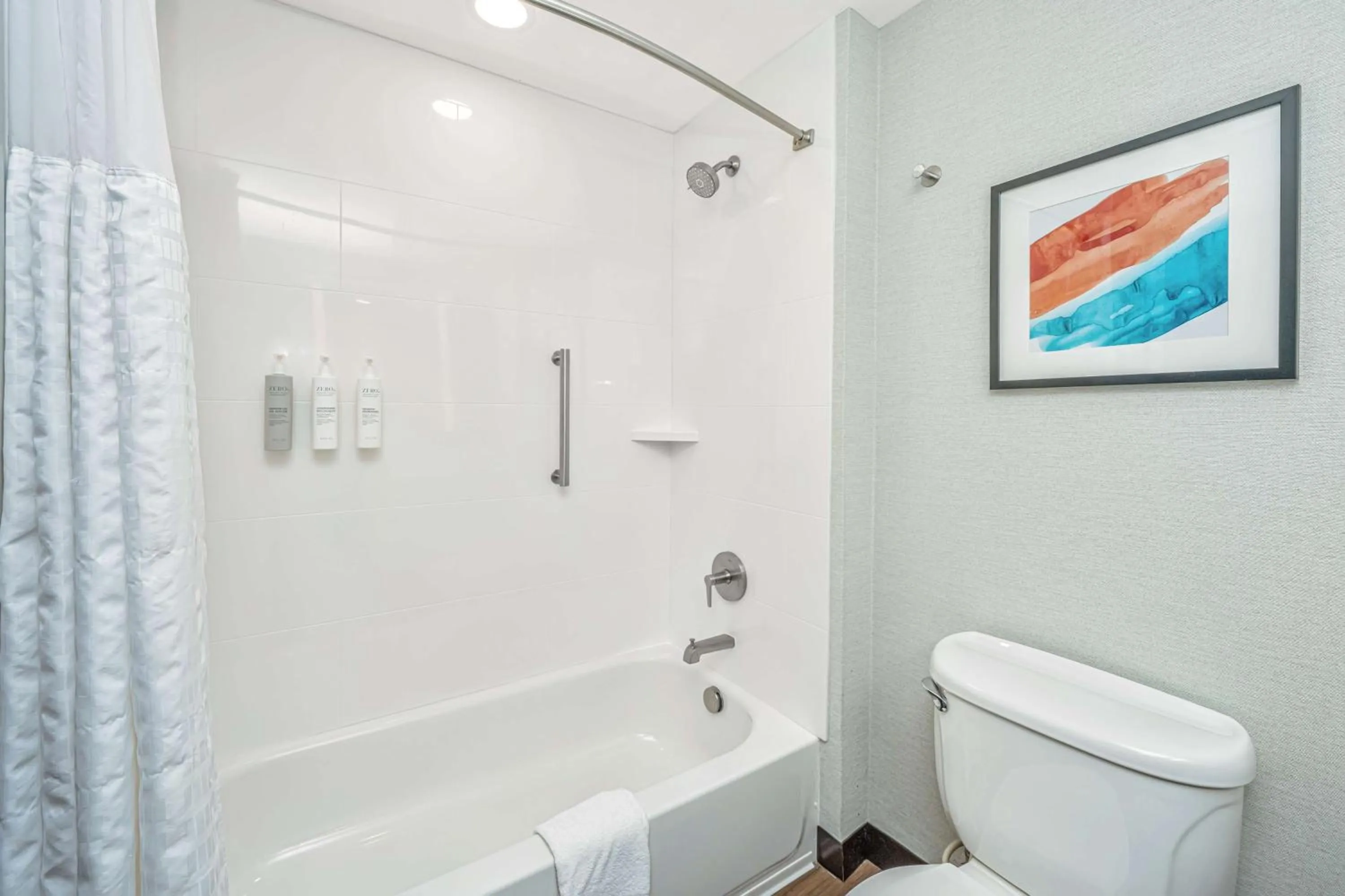 Bathroom in Hilton Garden Inn Charleston Airport