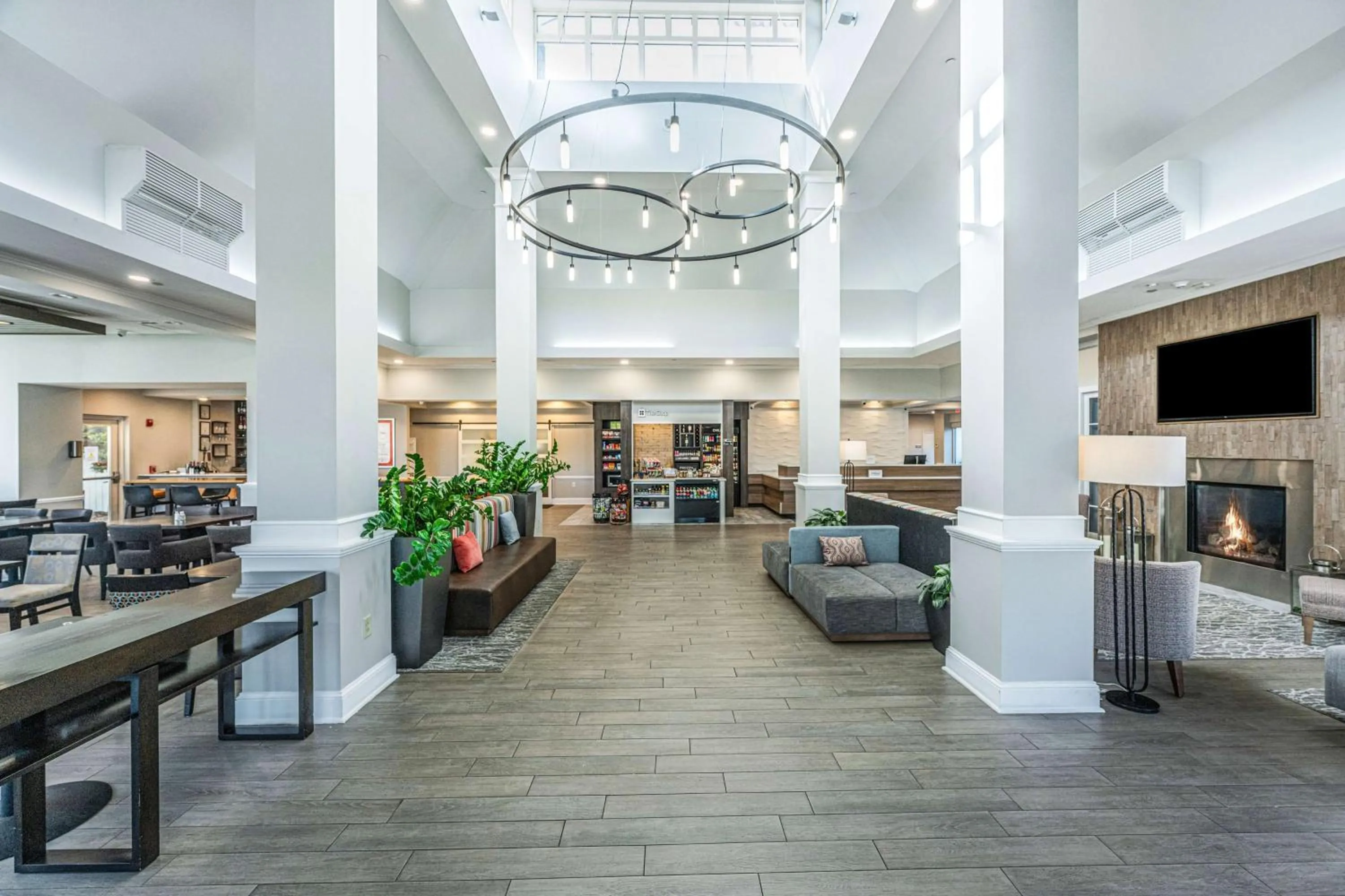Lobby or reception in Hilton Garden Inn Charleston Airport