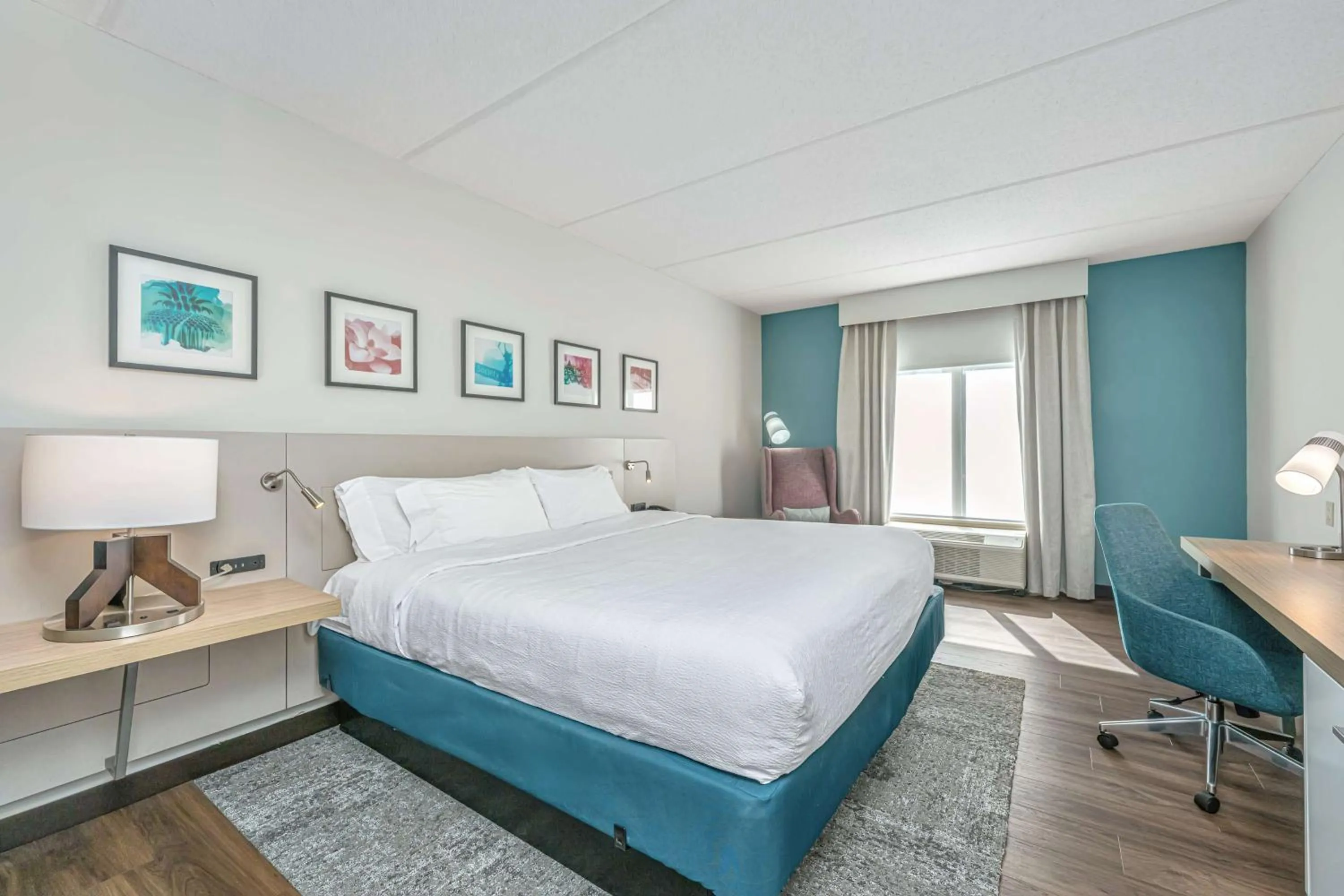 Bed in Hilton Garden Inn Charleston Airport