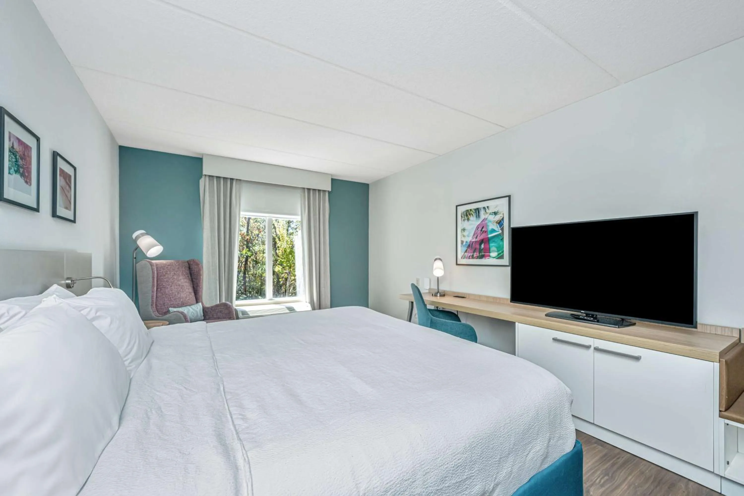 Bed in Hilton Garden Inn Charleston Airport