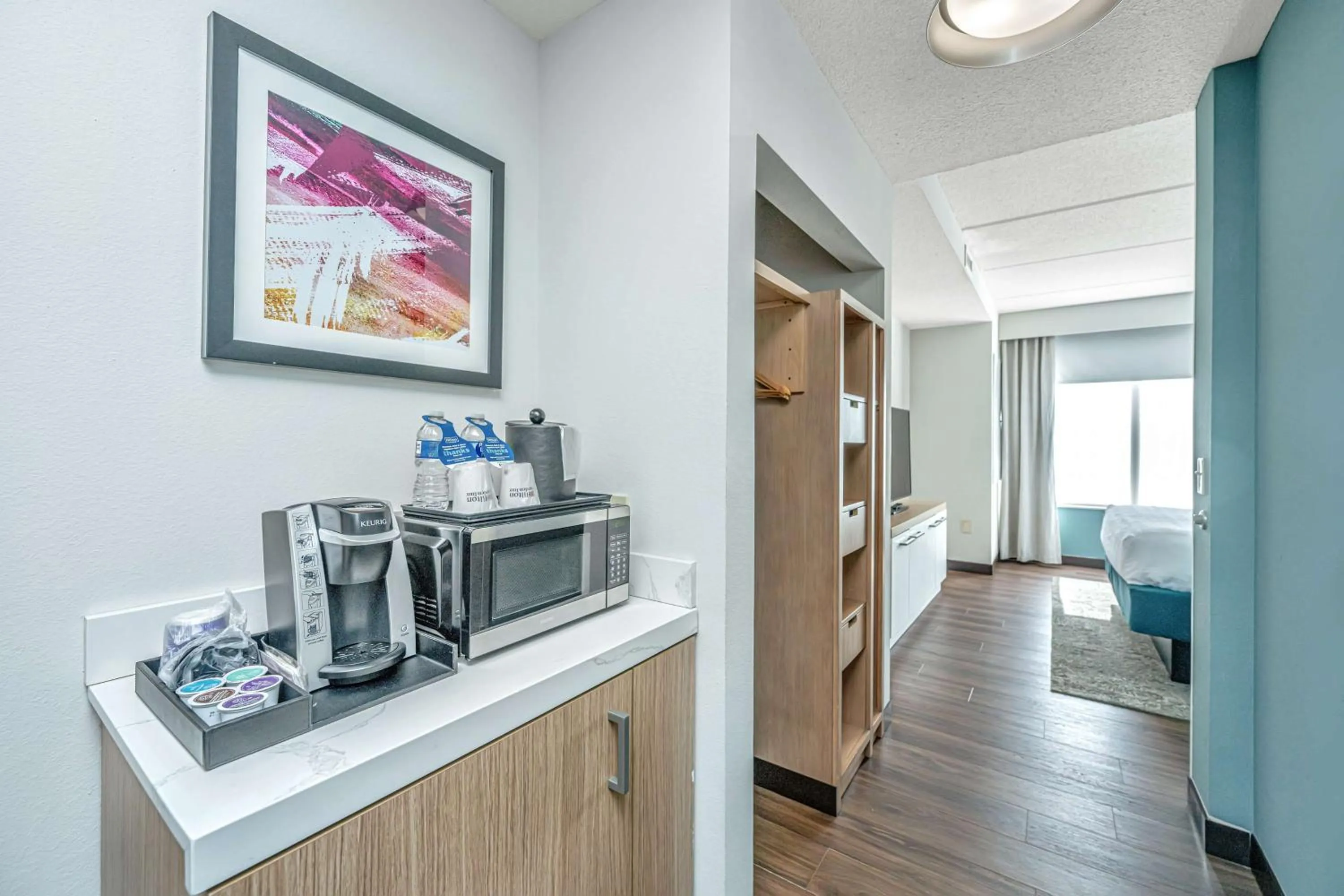 Photo of the whole room in Hilton Garden Inn Charleston Airport