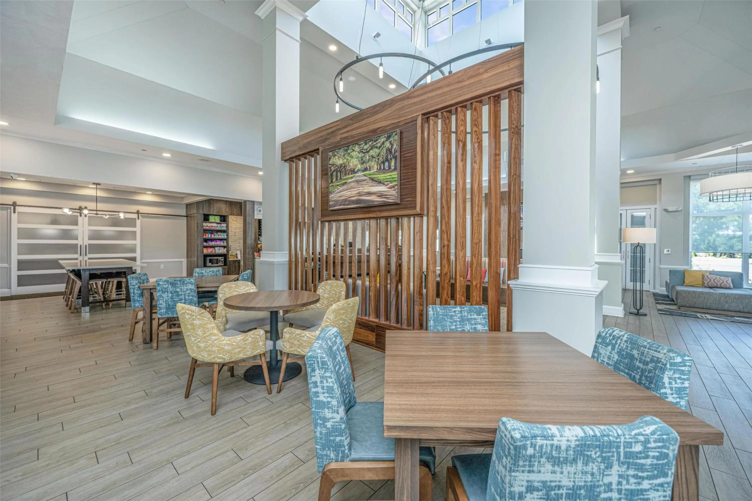Restaurant/places to eat in Hilton Garden Inn Charleston Airport