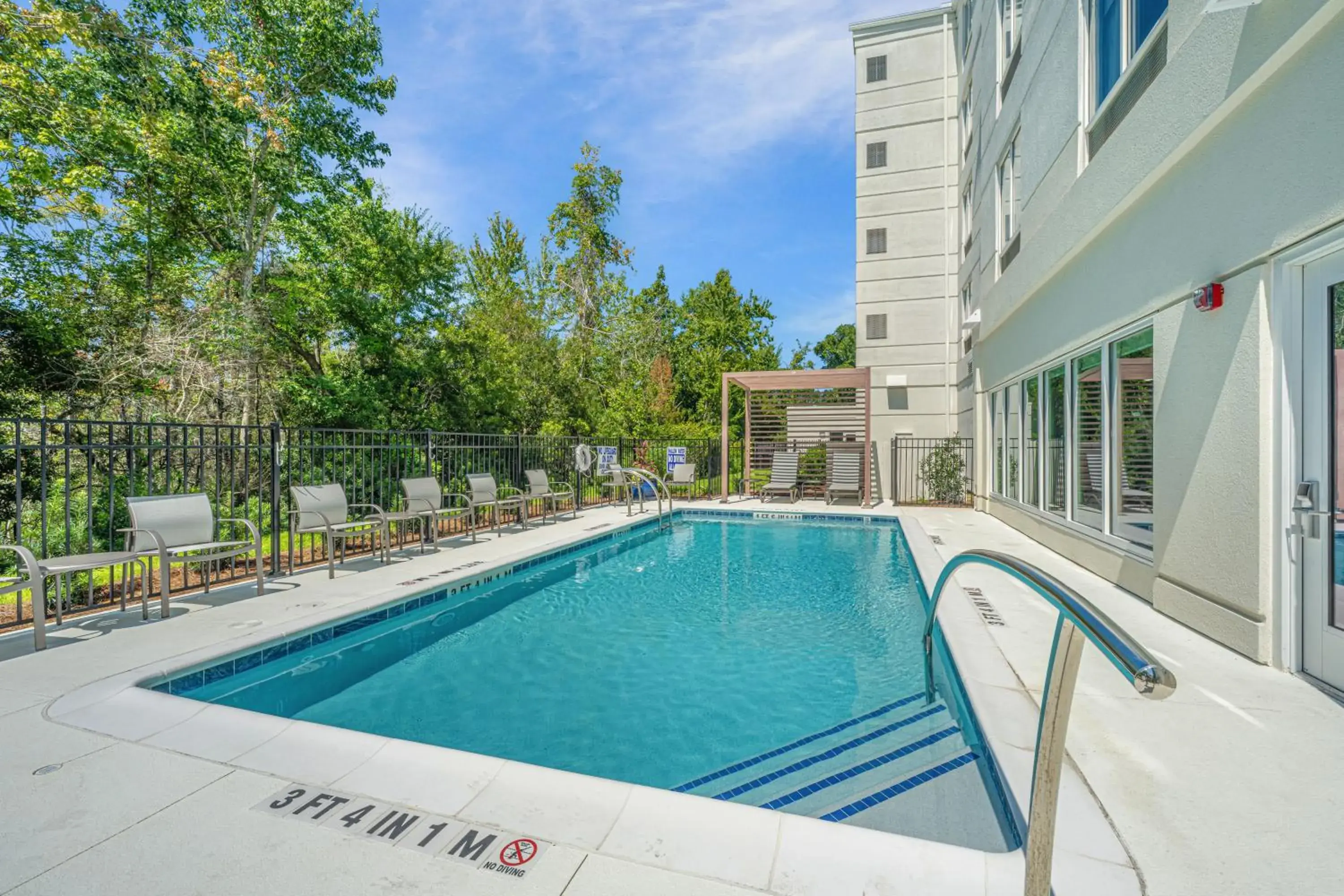 Pool view in Hilton Garden Inn Charleston Airport Pool view in Hilton Garden Inn Charleston Airport