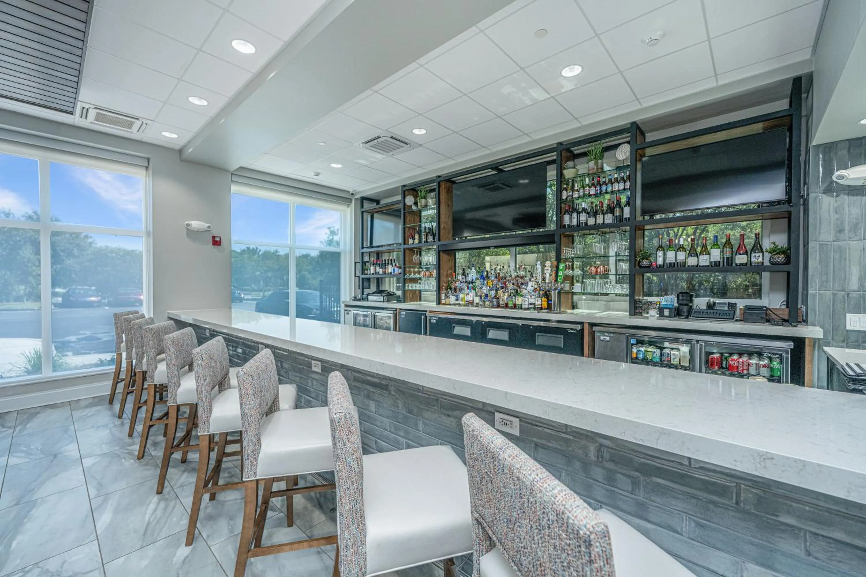 Restaurant/places to eat in Hilton Garden Inn Charleston Airport