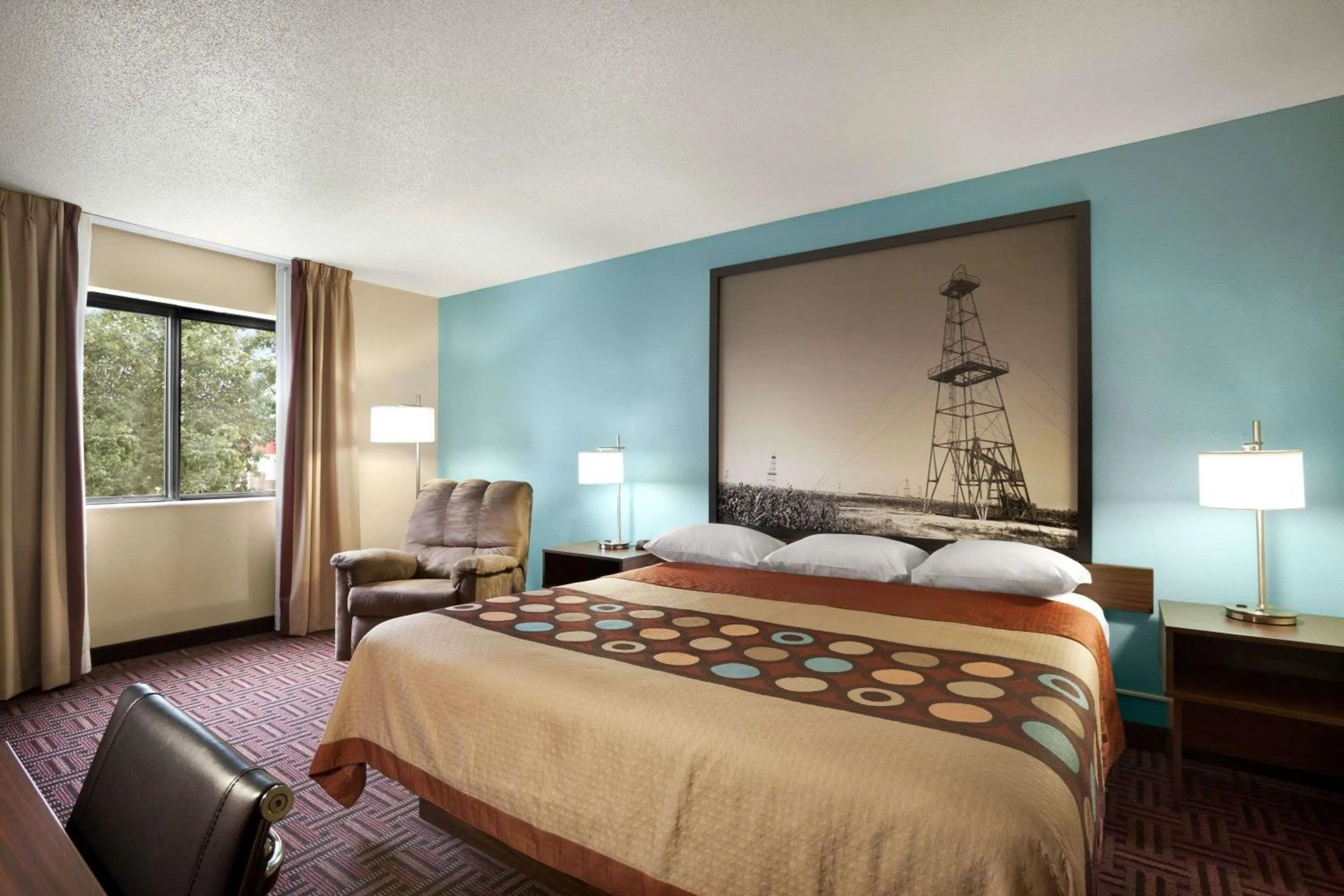 Photo of the whole room, Bed in Super 8 by Wyndham Salem