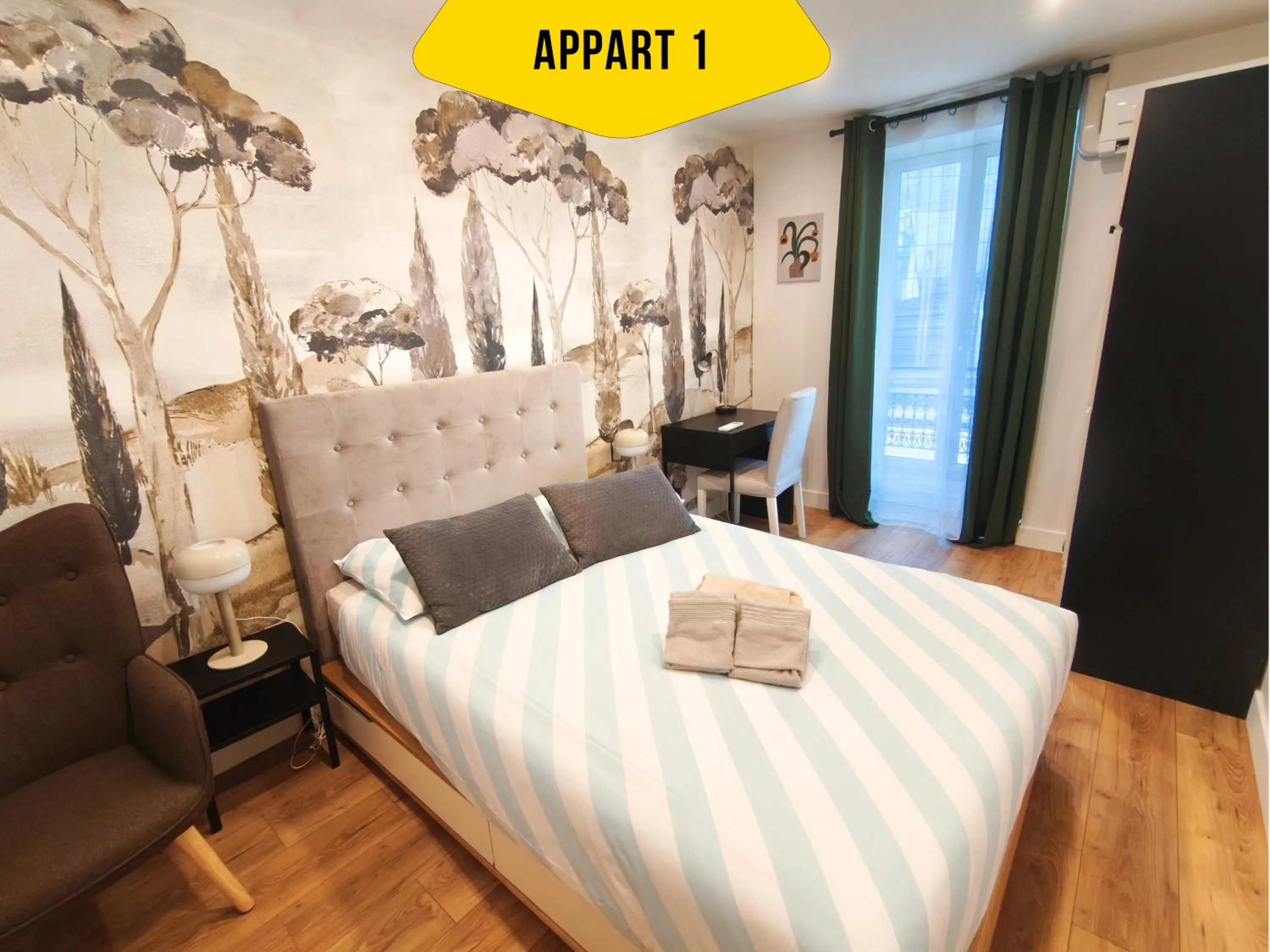 Bed in CASA REINE JEANNE- ideal groups & family -CENTRAL near train station - PARKING - New&CONFORT-AC