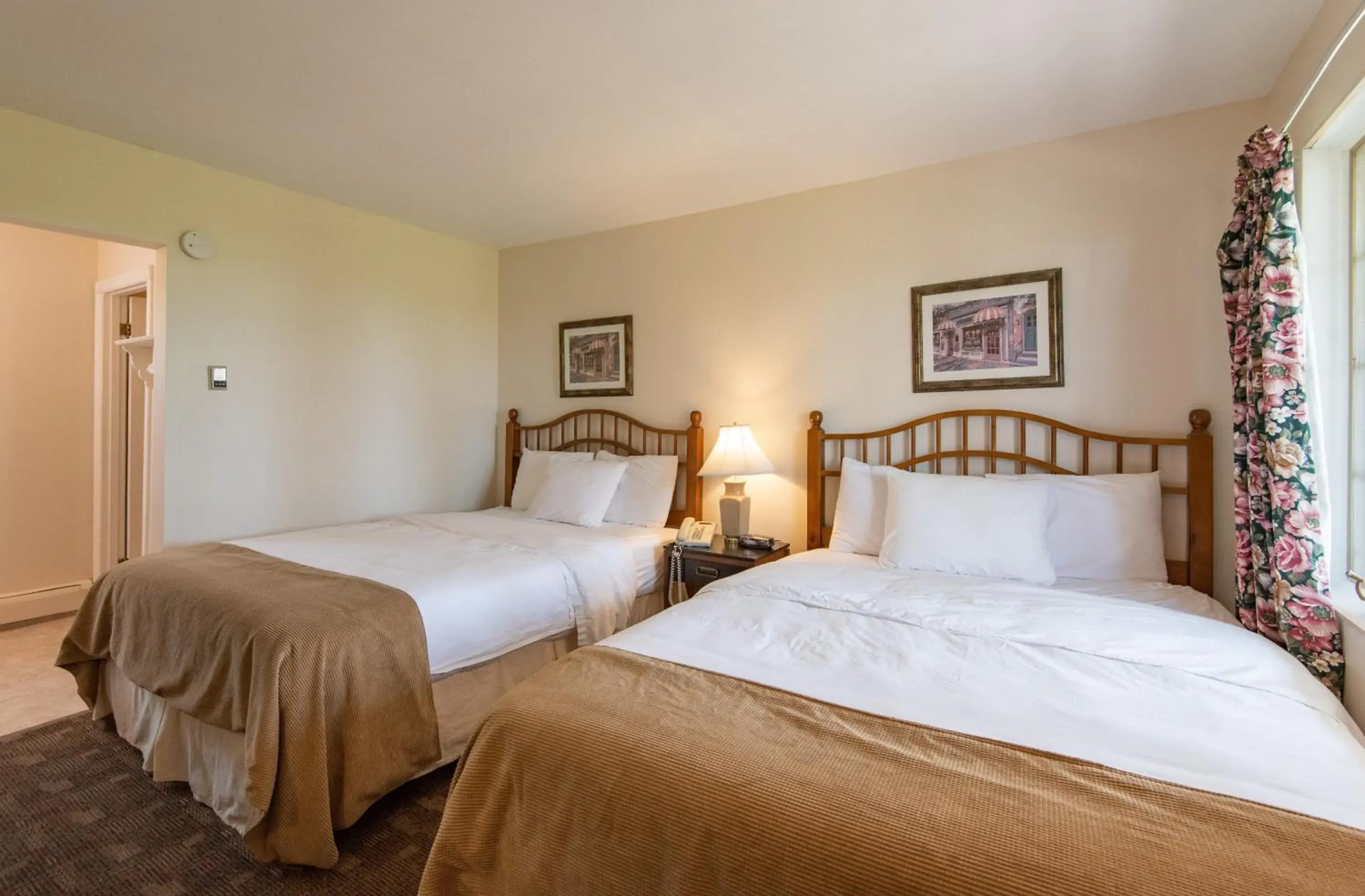 Double Room with Two Double Beds - Non-Smoking in Canadas Best Value Inn & Suites Summerside Double Room with Two Double Beds - Non-Smoking in Canadas Best Value Inn & Suites Summerside