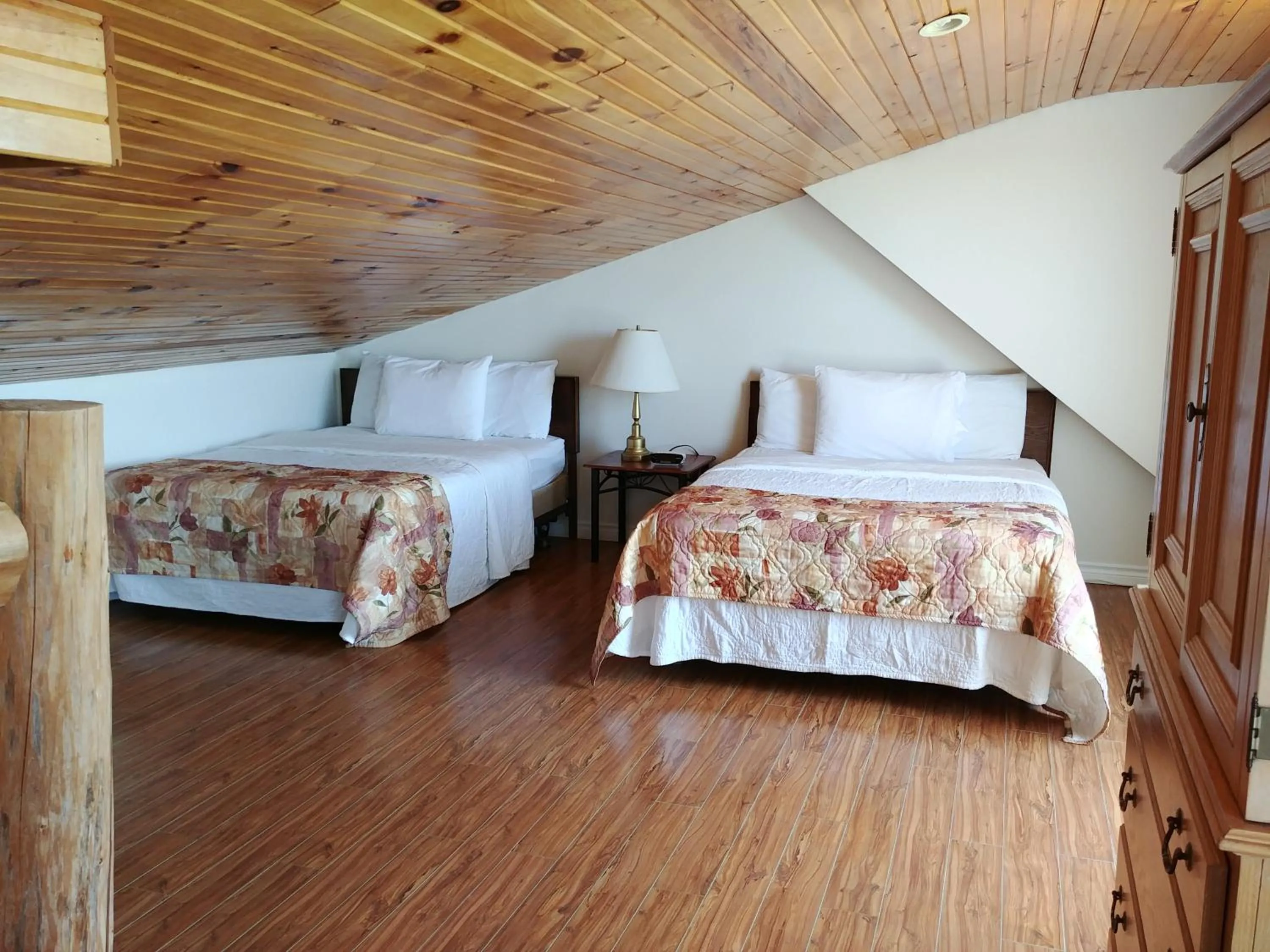 Bedroom, Bed in Canadas Best Value Inn & Suites Summerside