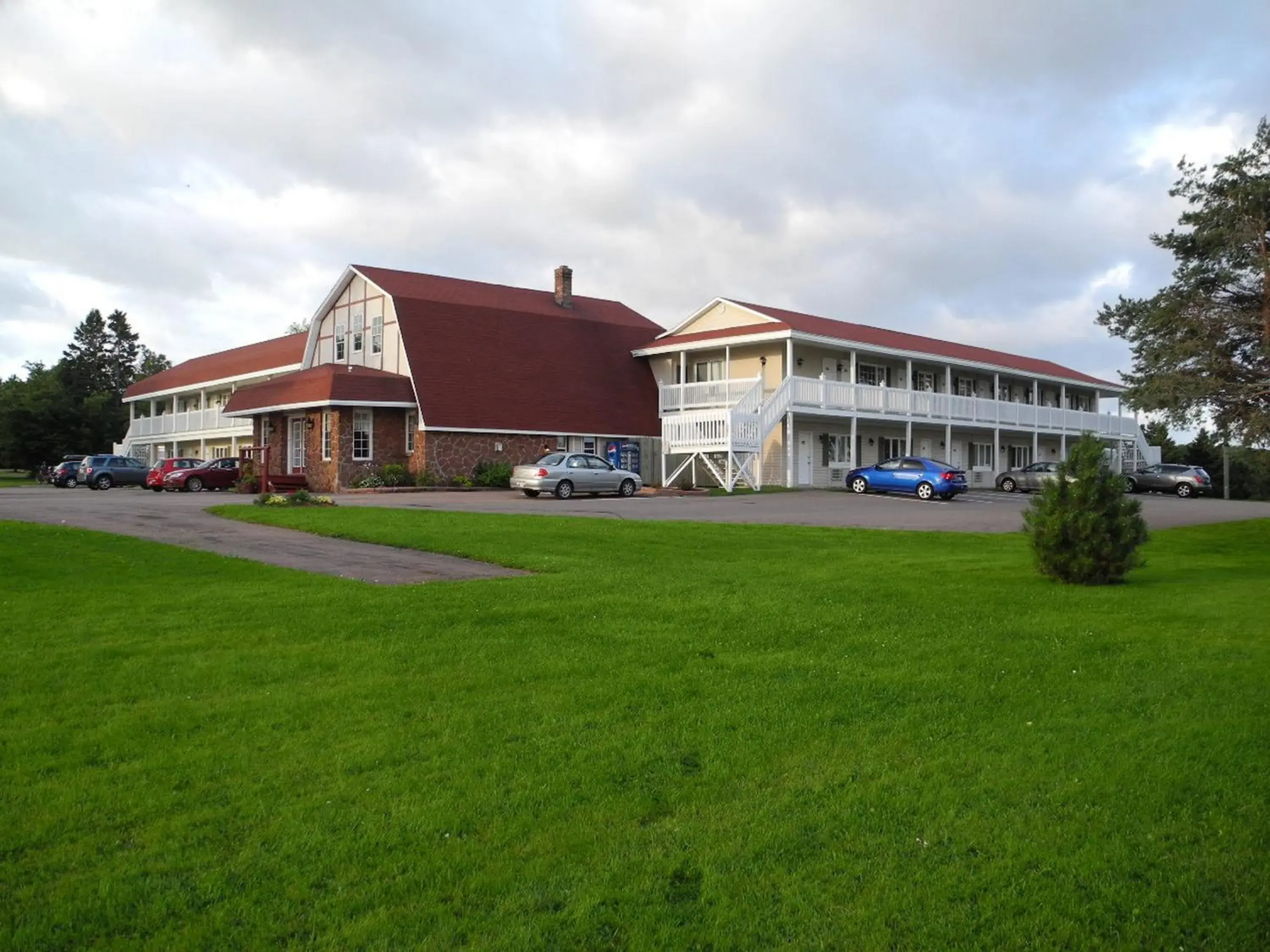 Property building in Canadas Best Value Inn & Suites Summerside Property building in Canadas Best Value Inn & Suites Summerside