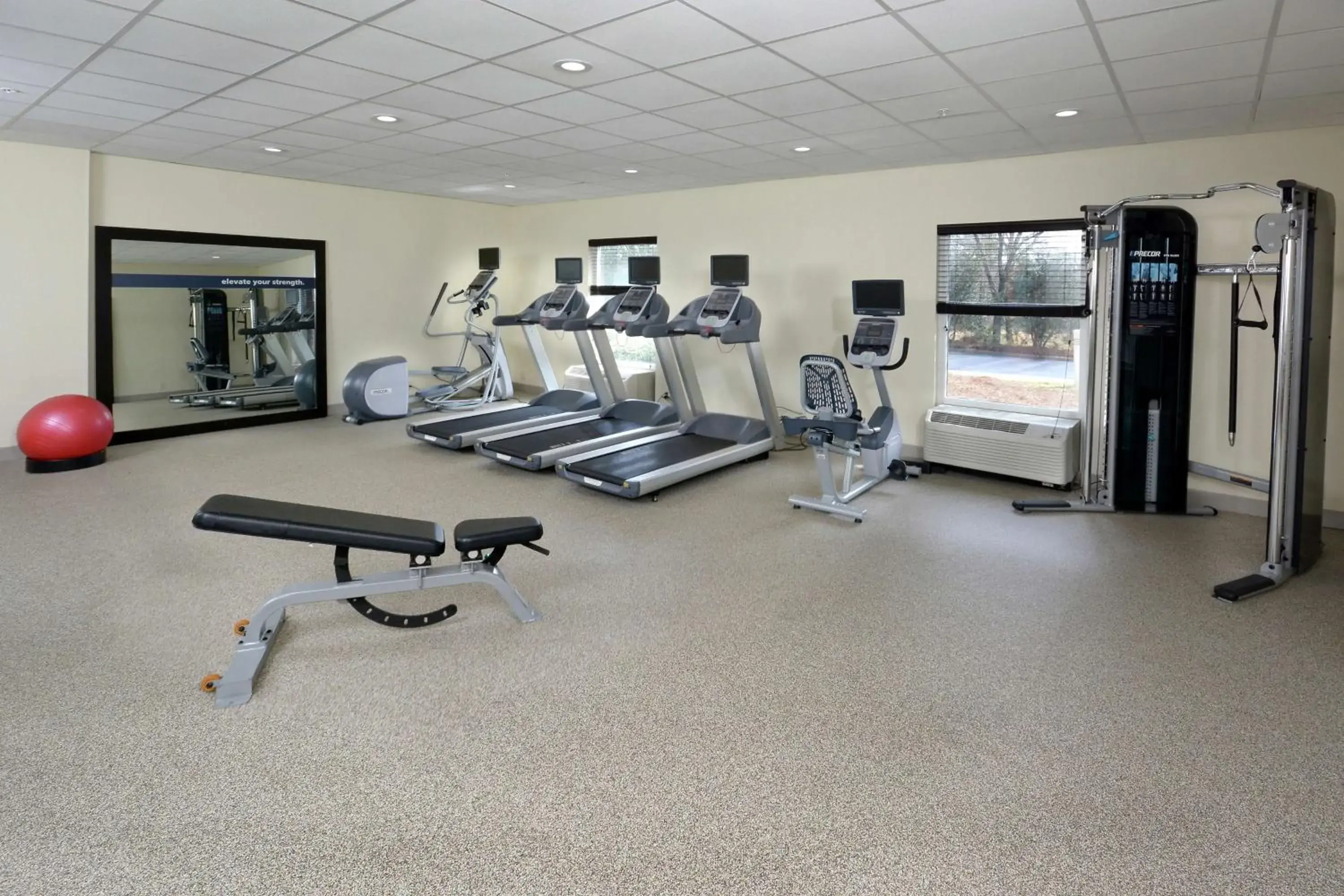 Fitness centre/facilities in Hampton Inn & Suites Clinton Fitness centre/facilities in Hampton Inn & Suites Clinton