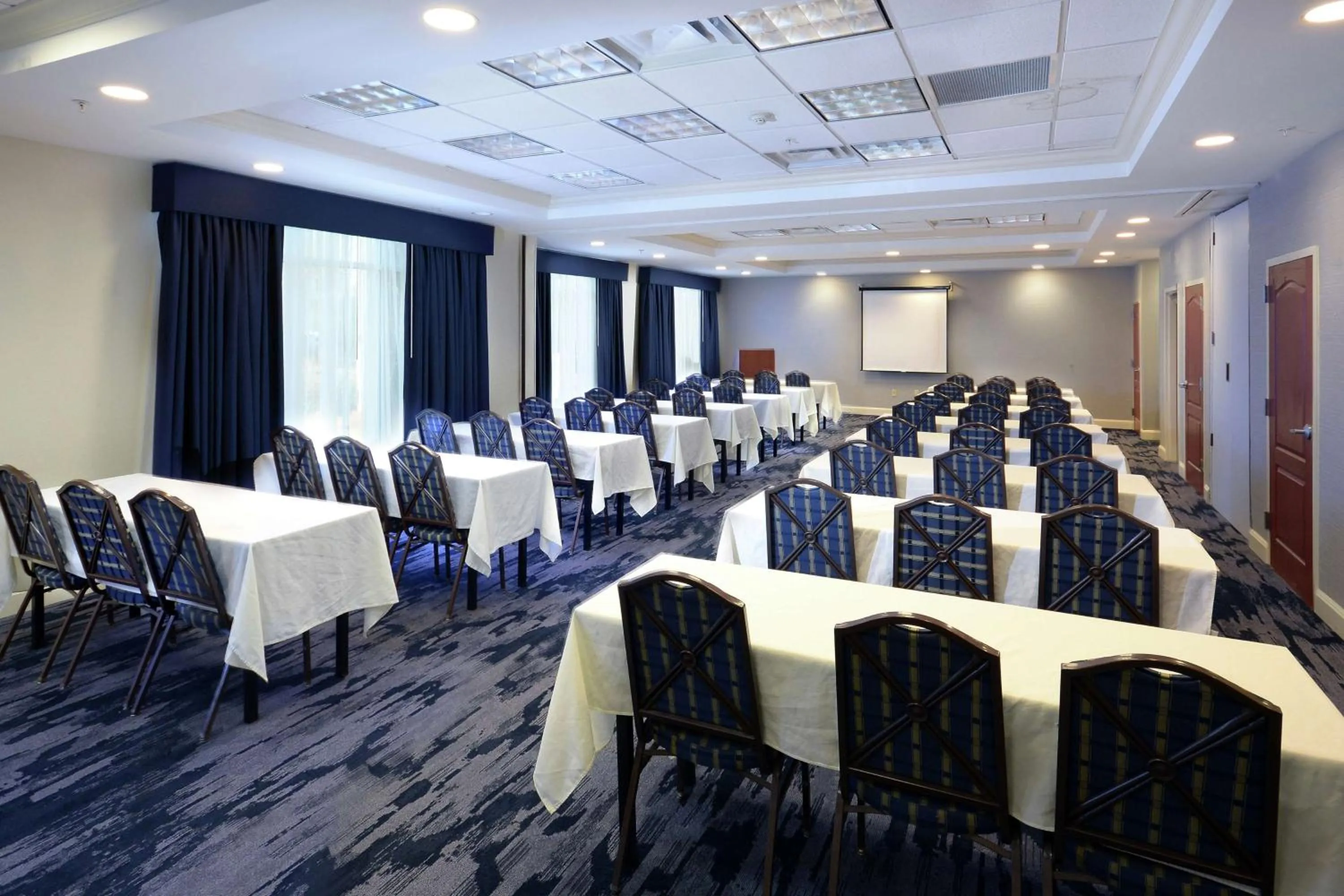 Meeting/conference room in Hampton Inn & Suites Clinton