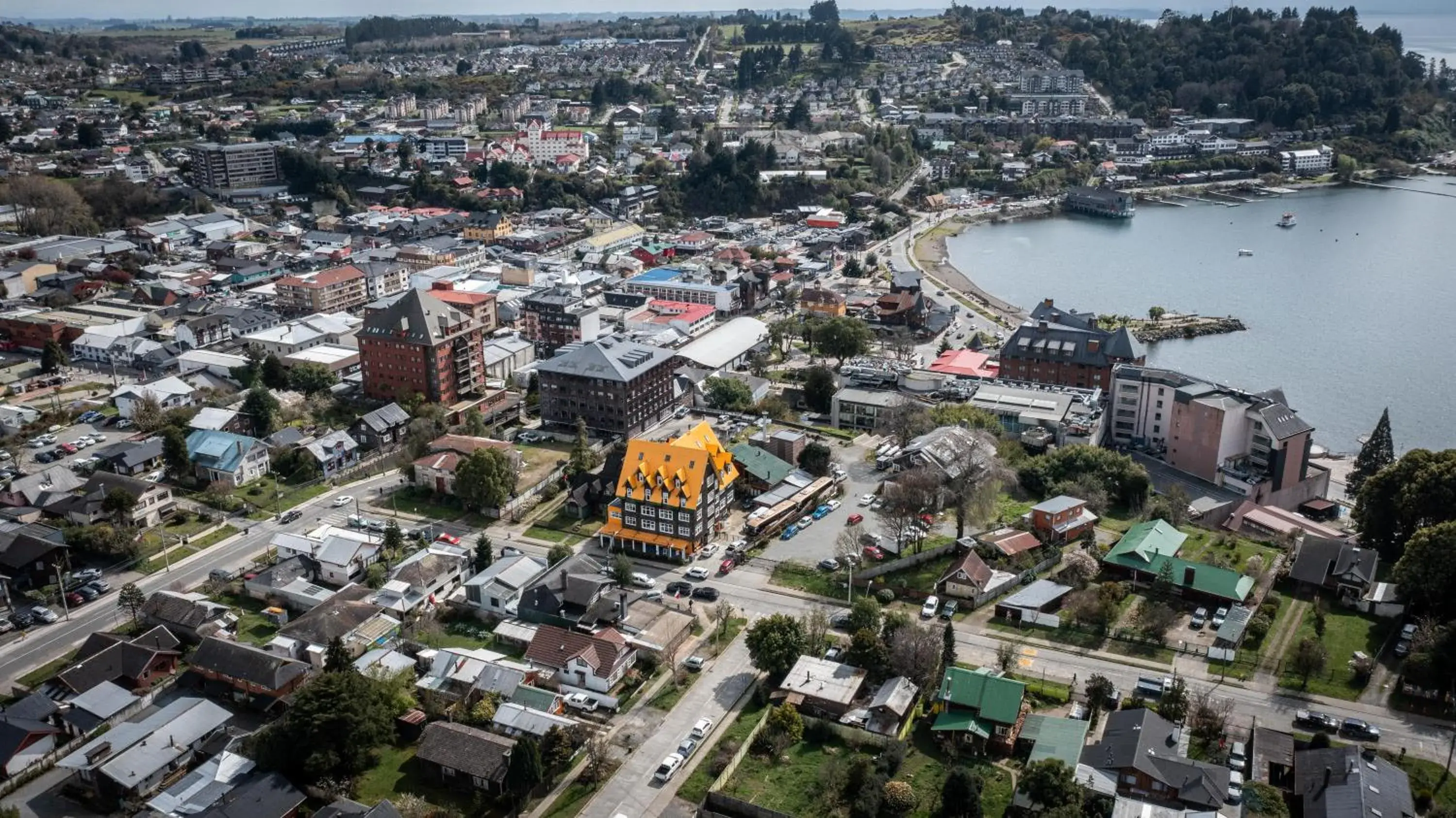 Property building in Hotel Museo El Greco Puerto Varas Property building in Hotel Museo El Greco Puerto Varas