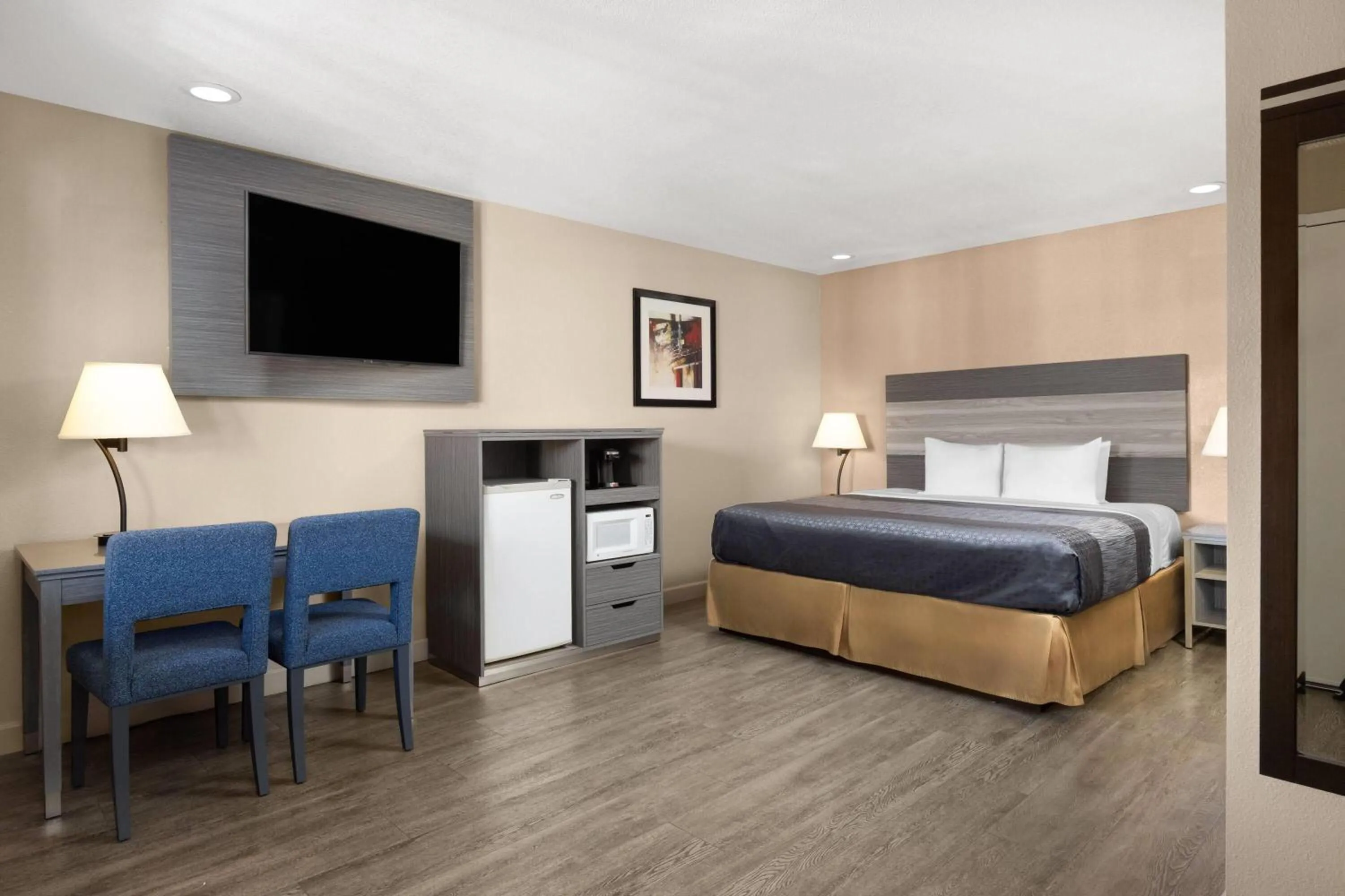 Photo of the whole room, Bed in Travelodge by Wyndham Banning Casino and Outlet Mall