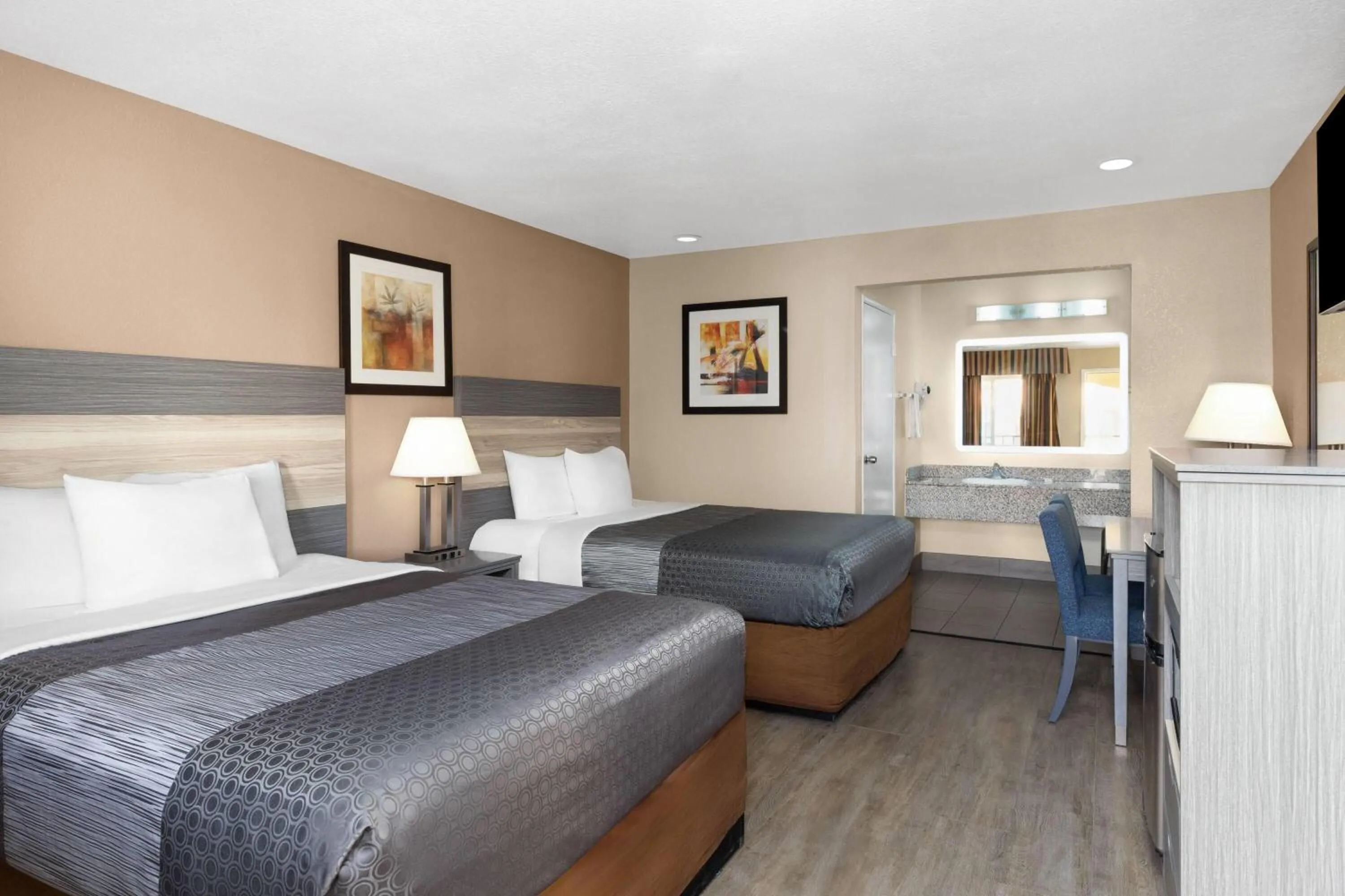 Photo of the whole room, Bed in Travelodge by Wyndham Banning Casino and Outlet Mall