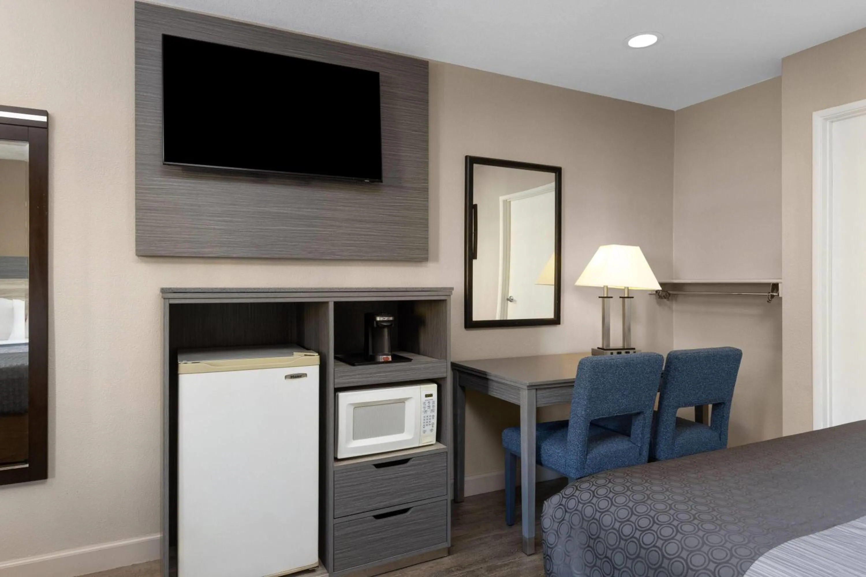 Photo of the whole room in Travelodge by Wyndham Banning Casino and Outlet Mall