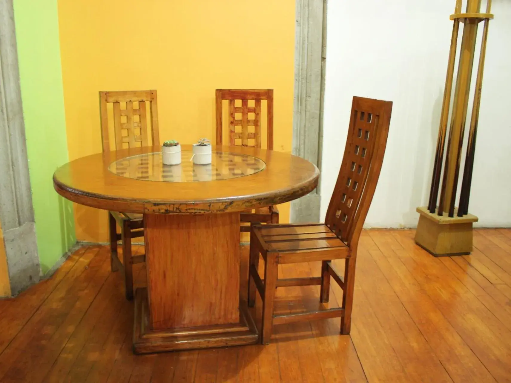 Dining area in Hostal Amigo Dining area in Hostal Amigo