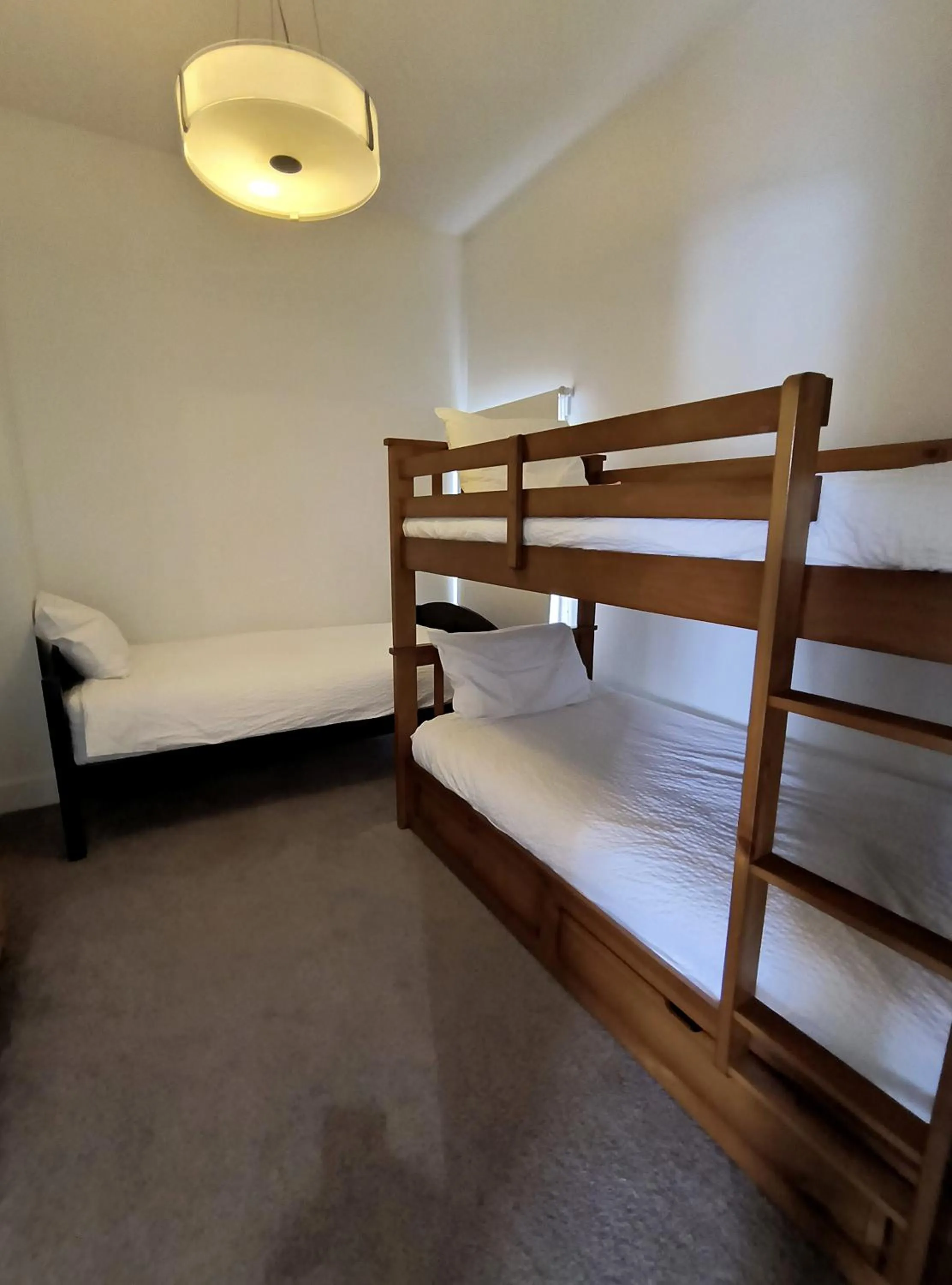 Bedroom, Bed in Fireweed Motel