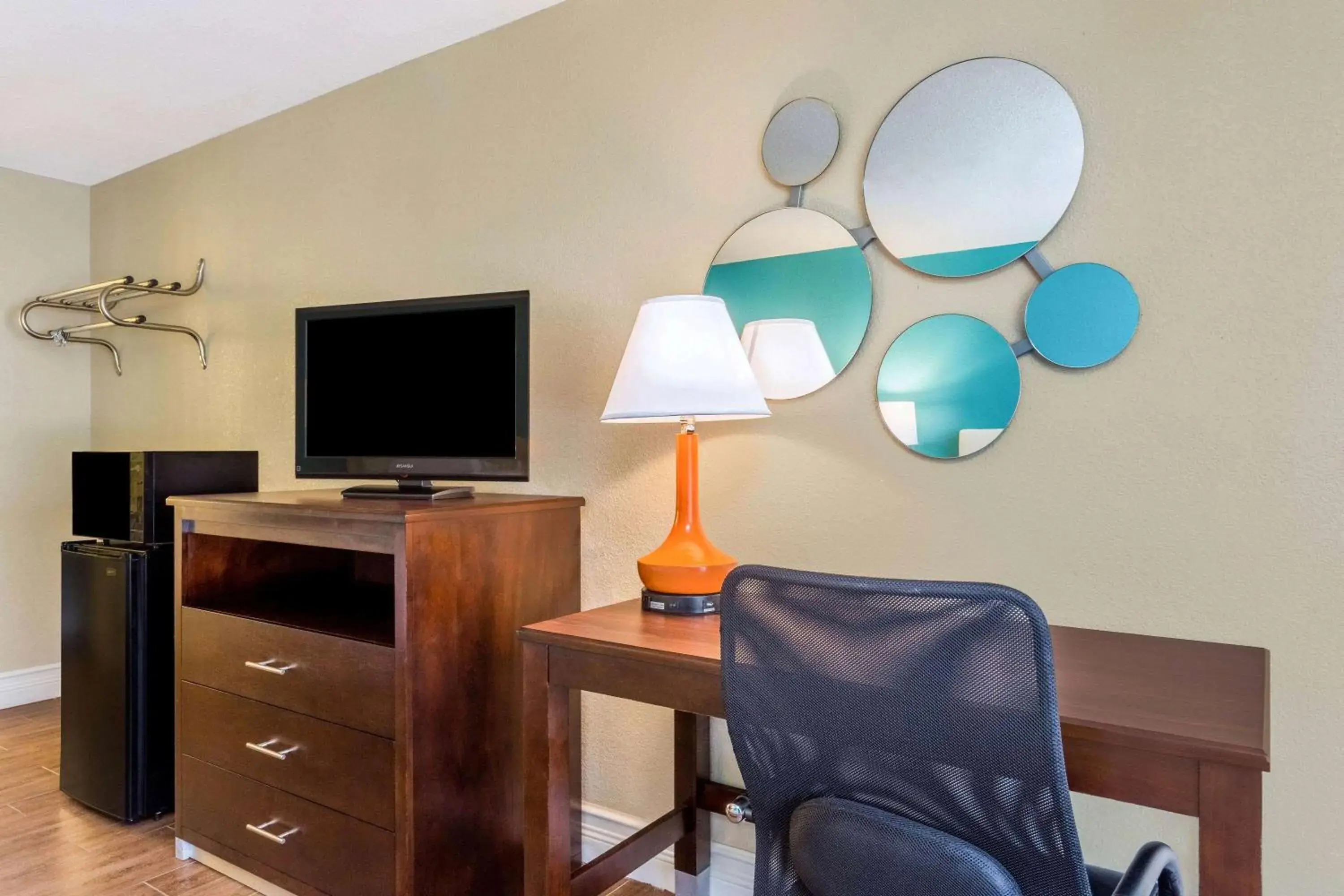 2 Queen Beds, Non-Smoking in Howard Johnson by Wyndham Lakeland 2 Queen Beds, Non-Smoking in Howard Johnson by Wyndham Lakeland