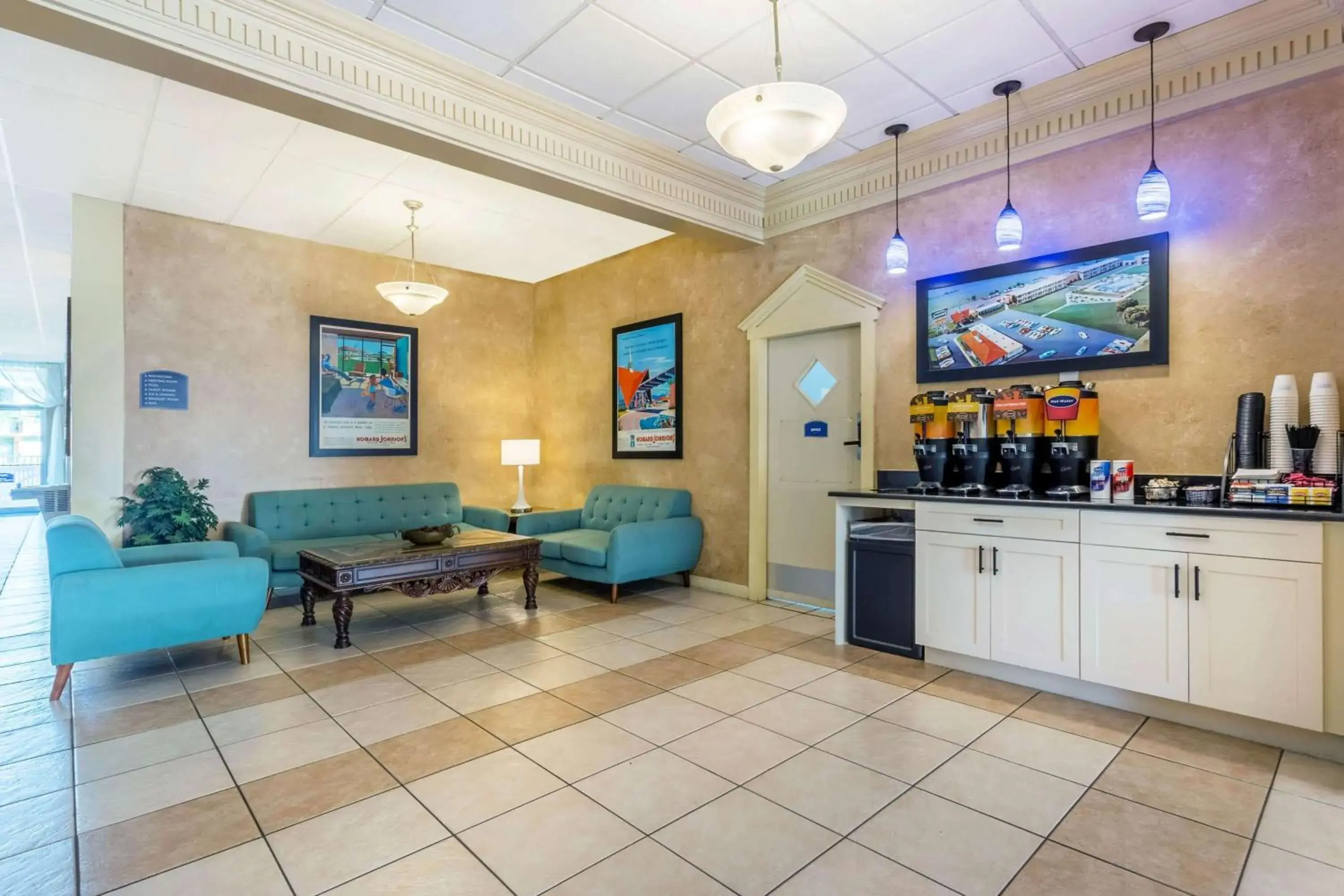 Lobby or reception in Howard Johnson by Wyndham Lakeland Lobby or reception in Howard Johnson by Wyndham Lakeland