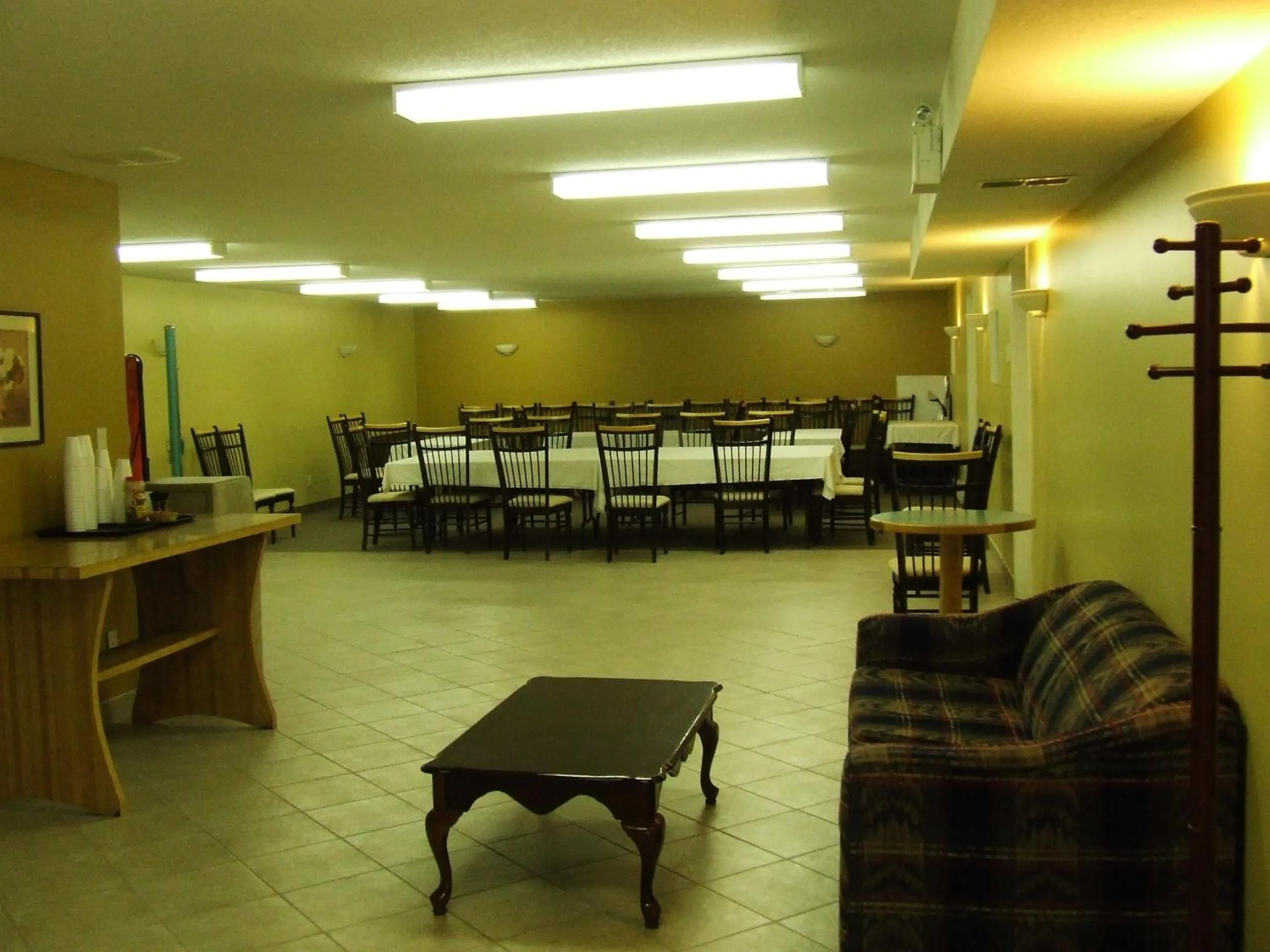 Banquet/Function facilities in Ponderosa Motor Inn