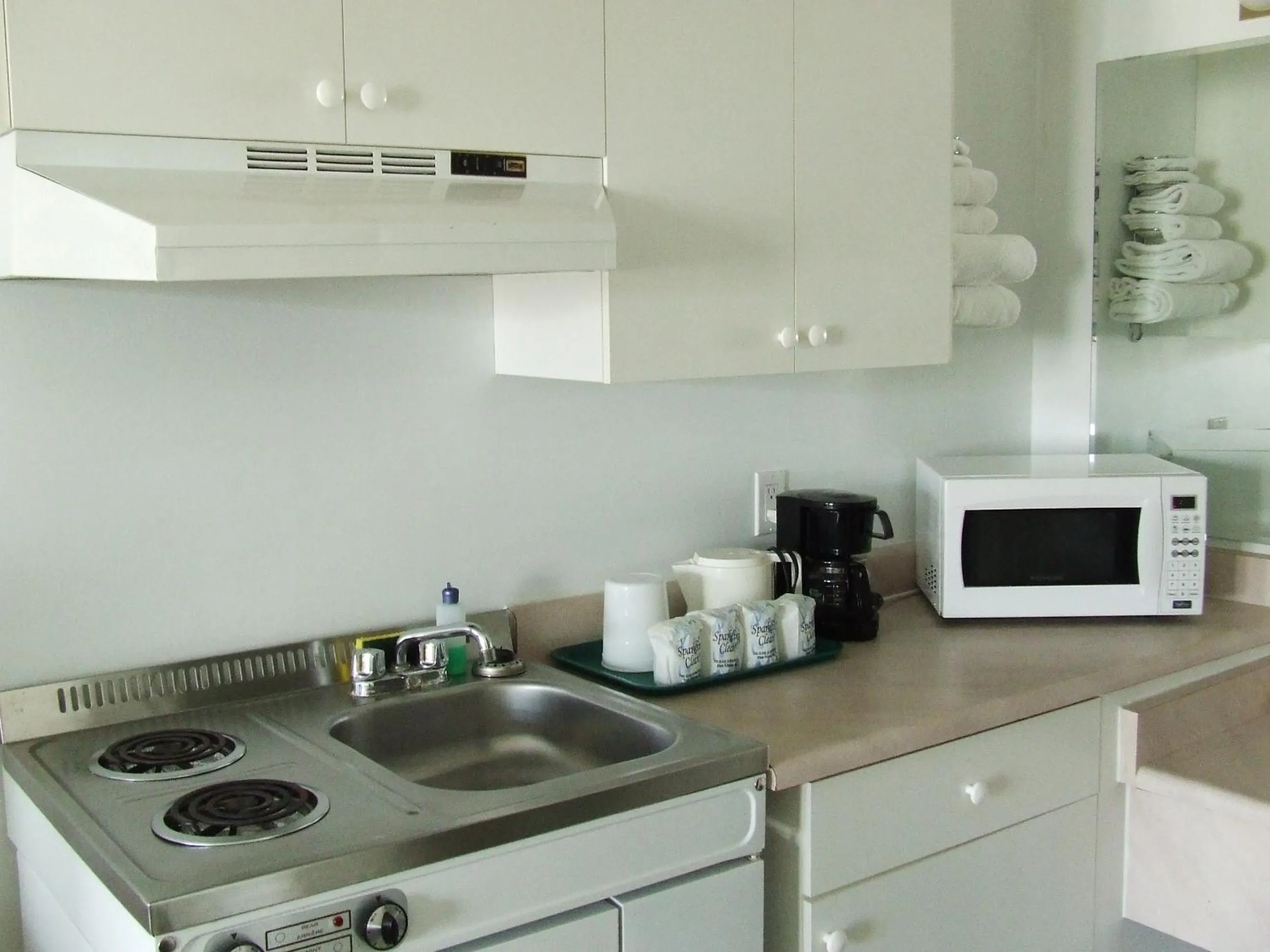 Kitchen or kitchenette in Ponderosa Motor Inn