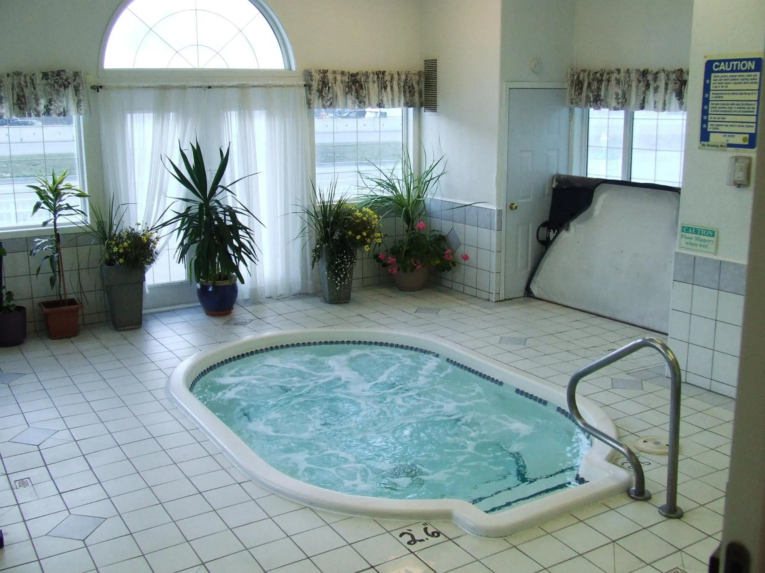 Spa and wellness centre/facilities in Ponderosa Motor Inn