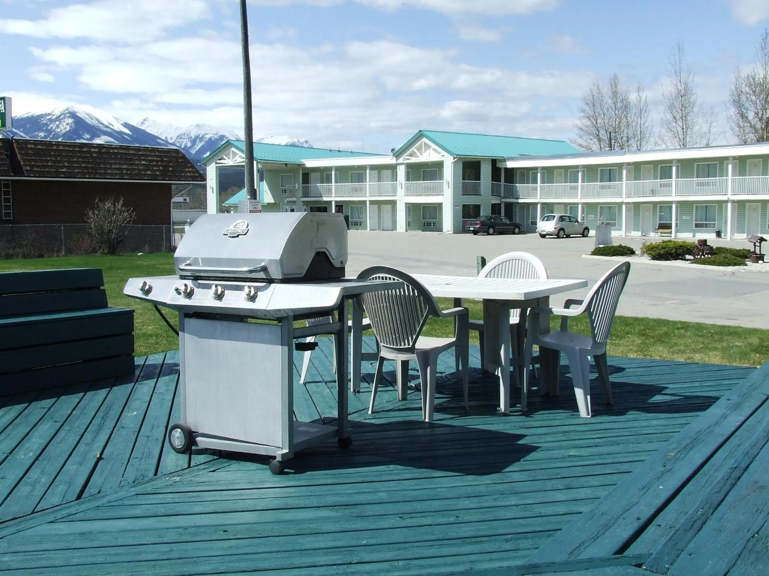 BBQ facilities in Ponderosa Motor Inn