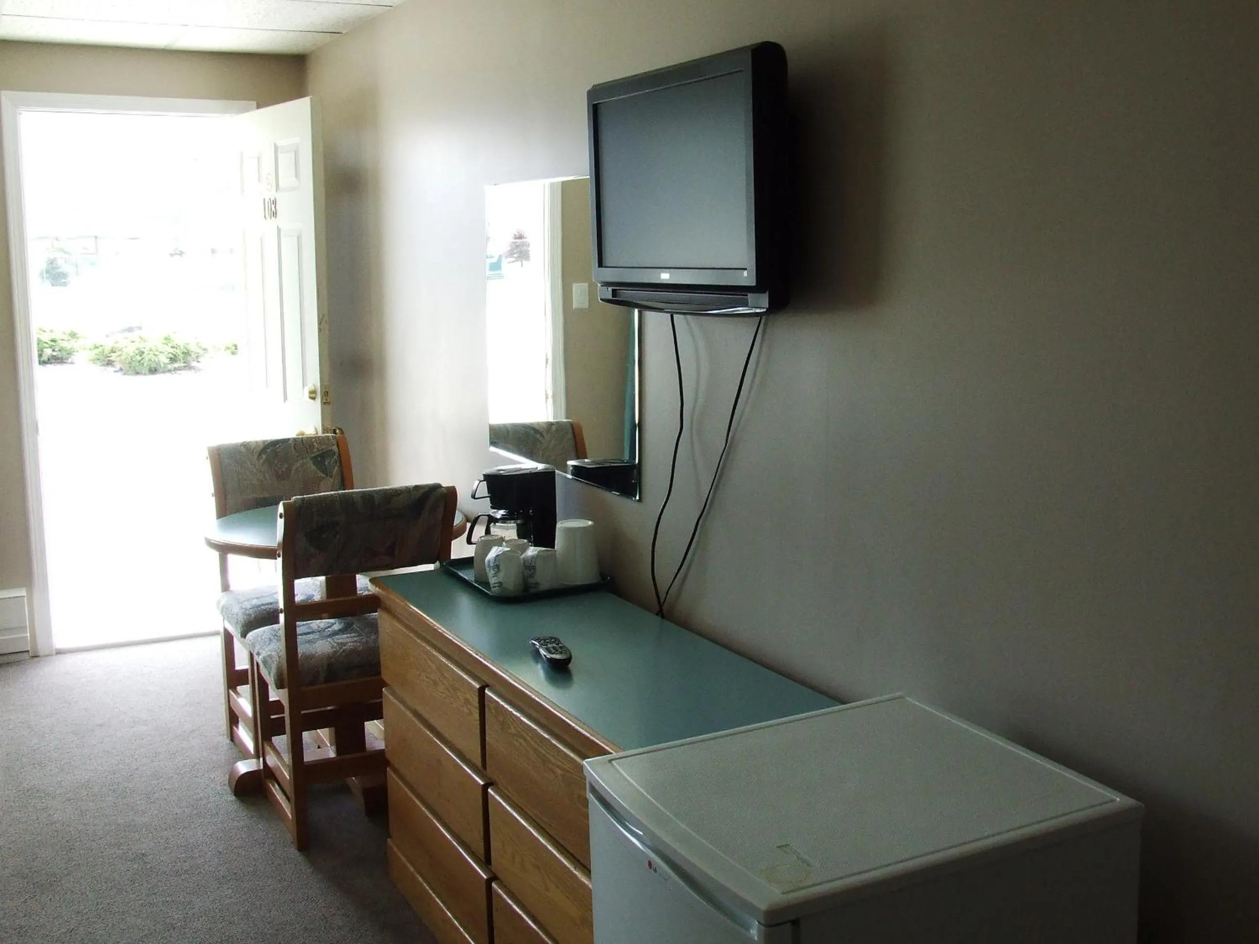 TV and multimedia in Ponderosa Motor Inn