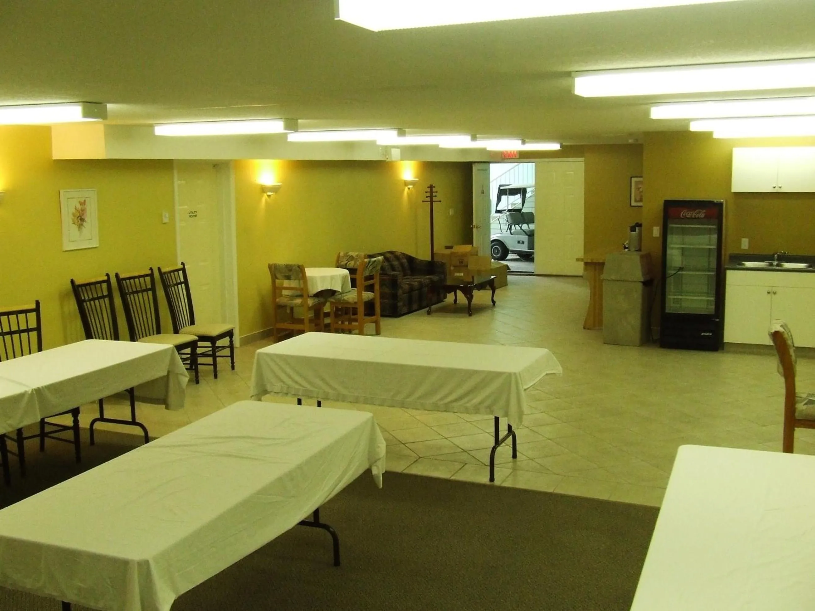 Banquet/Function facilities in Ponderosa Motor Inn