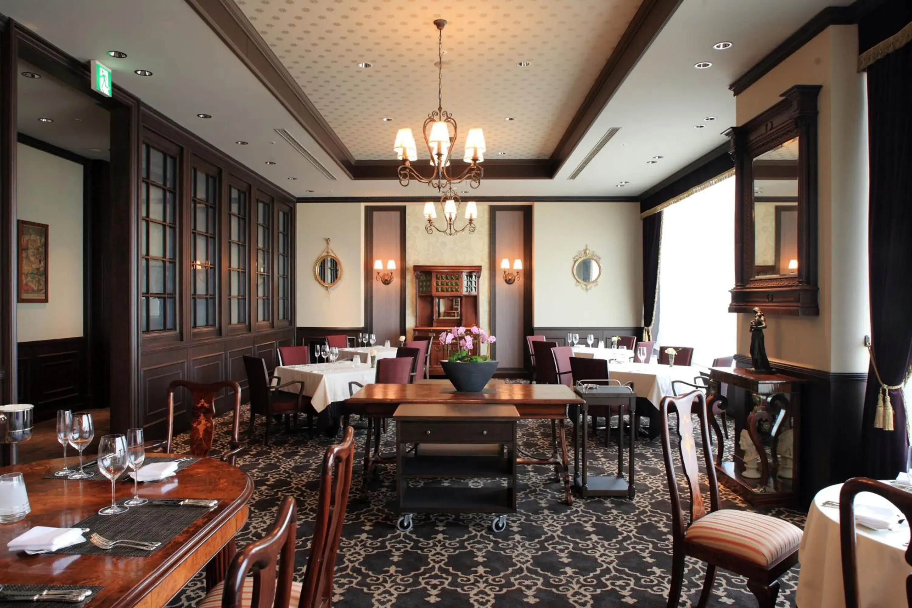 Lounge or bar in Hotel Monterey Grasmere Osaka Lounge or bar in Hotel Monterey Grasmere Osaka