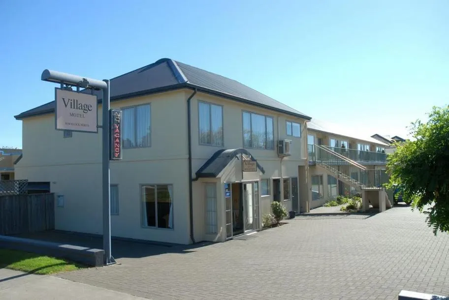 Facade/entrance in Village Motel