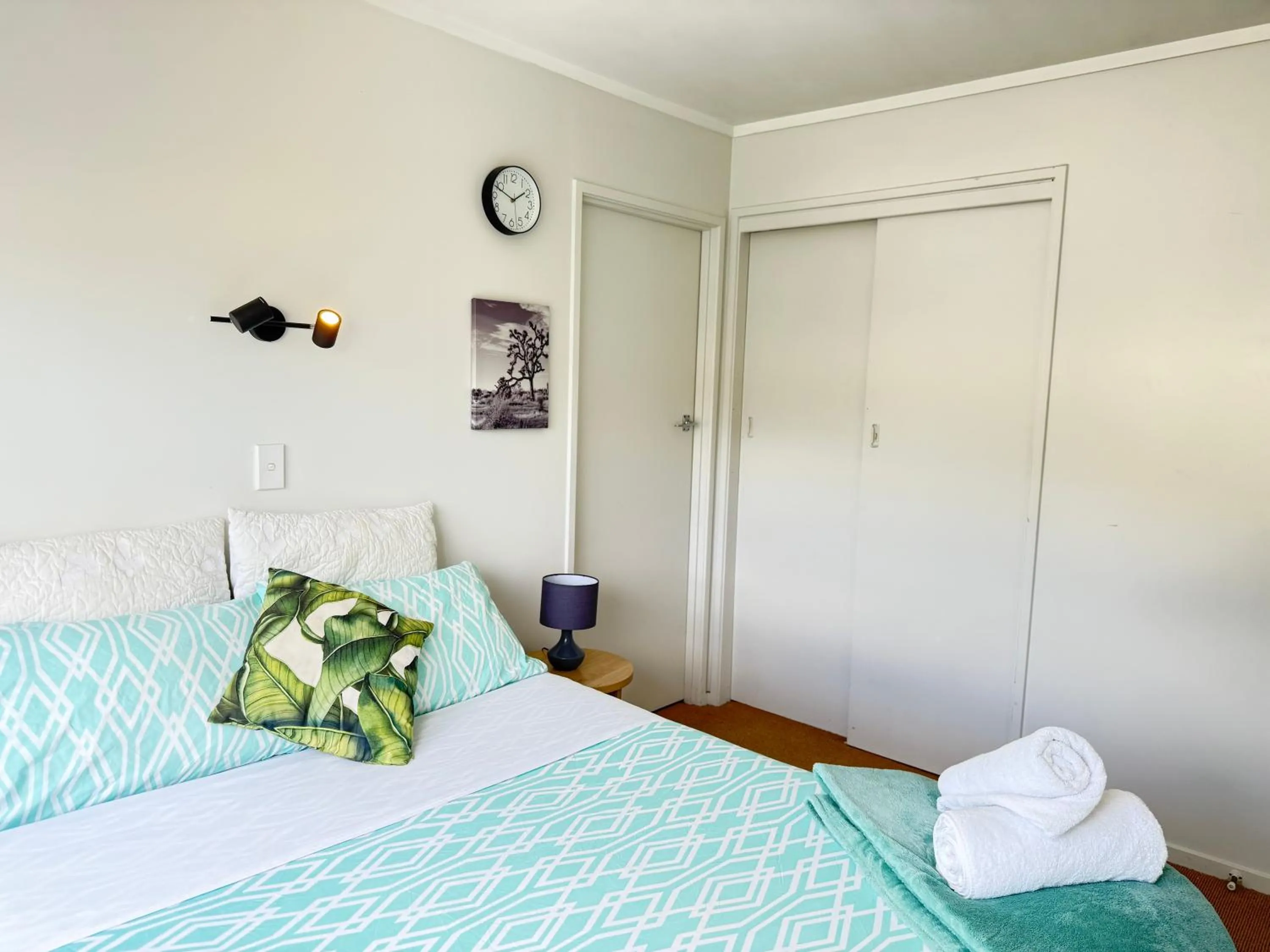 Bedroom, Bed in Peppertree Lodge