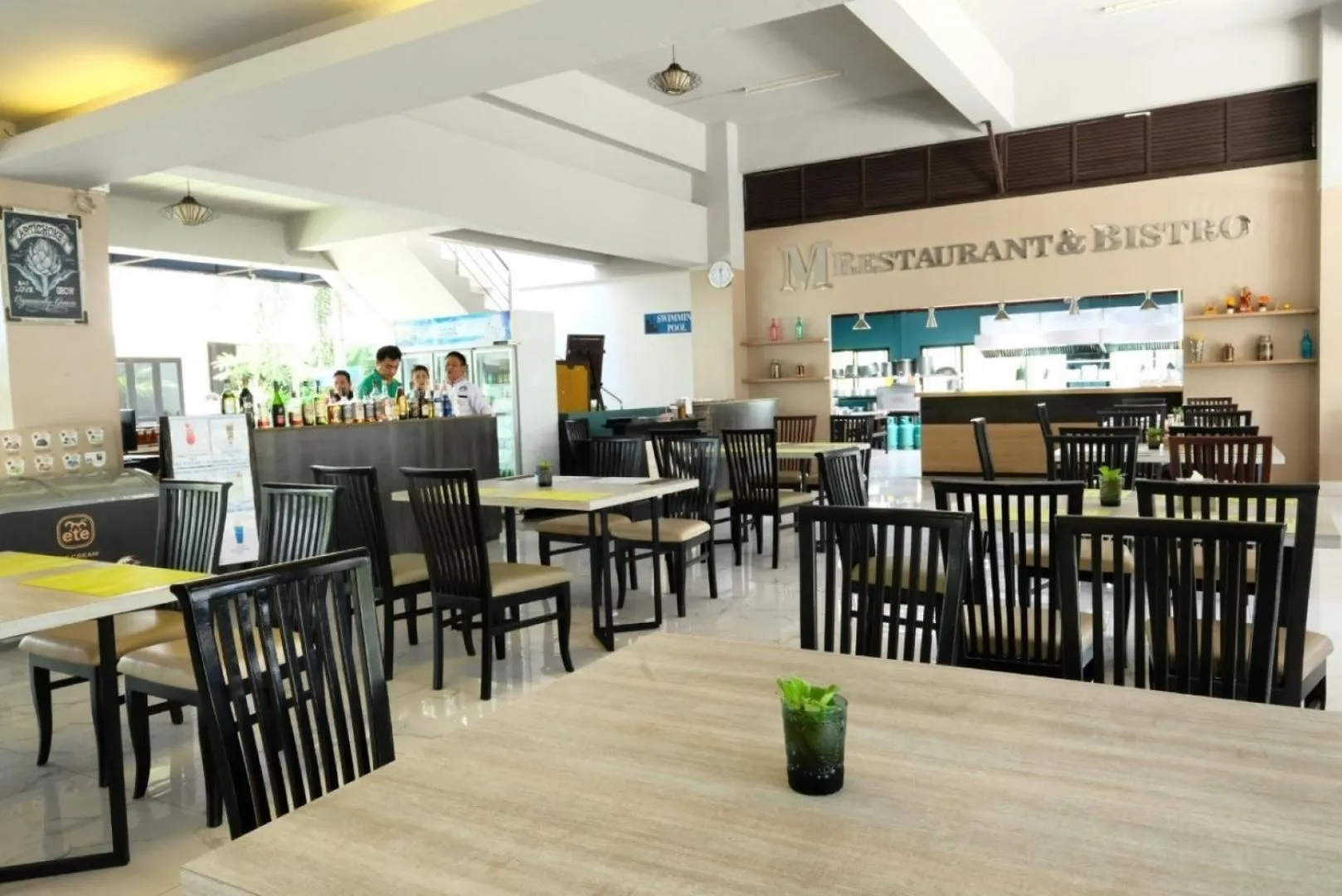 Restaurant/places to eat in Jomtien Plaza Residence