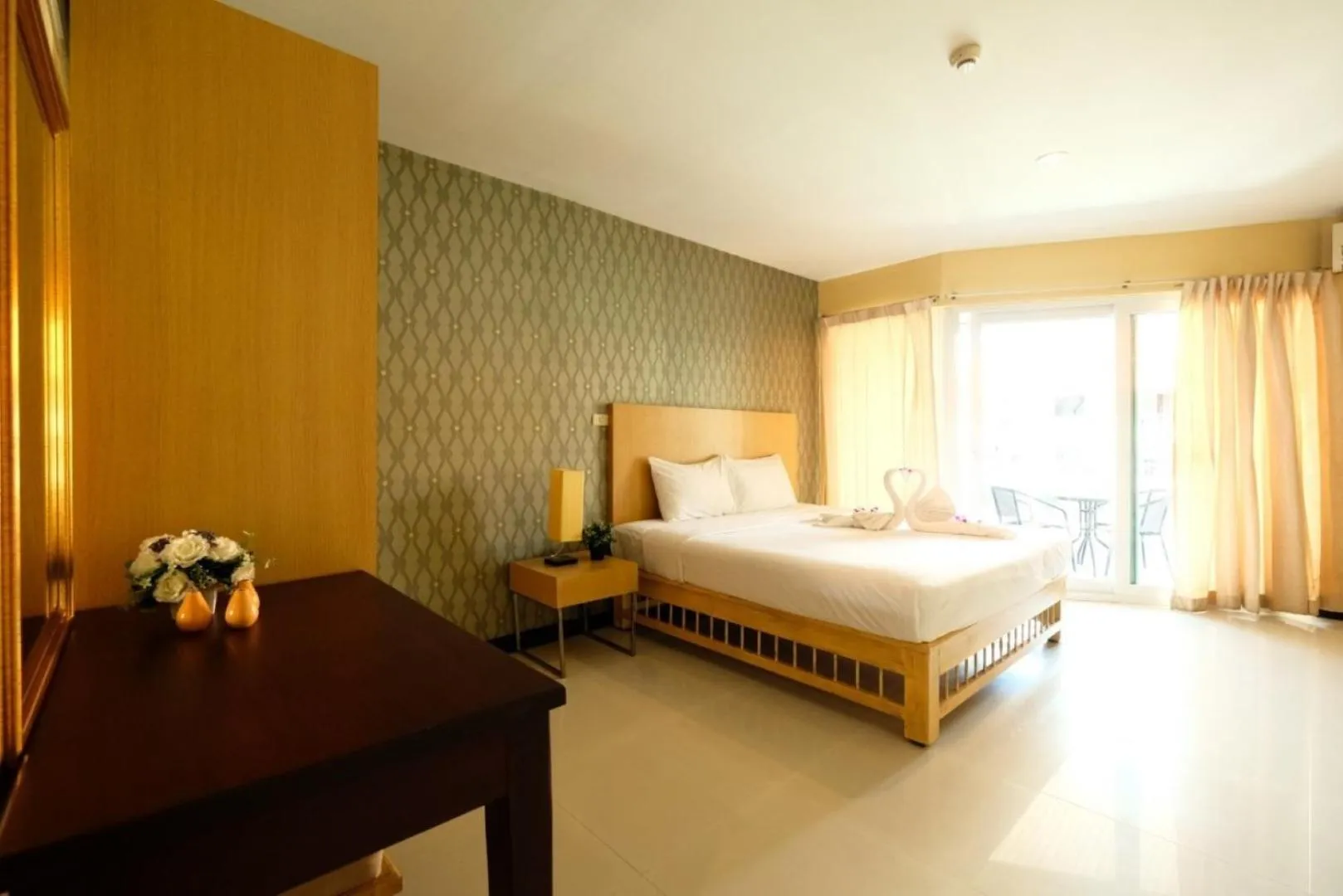Bed in Jomtien Plaza Residence