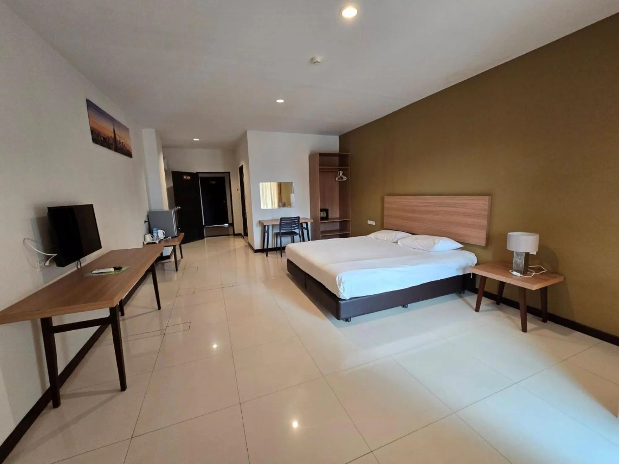 Bedroom, Bed in Jomtien Plaza Residence