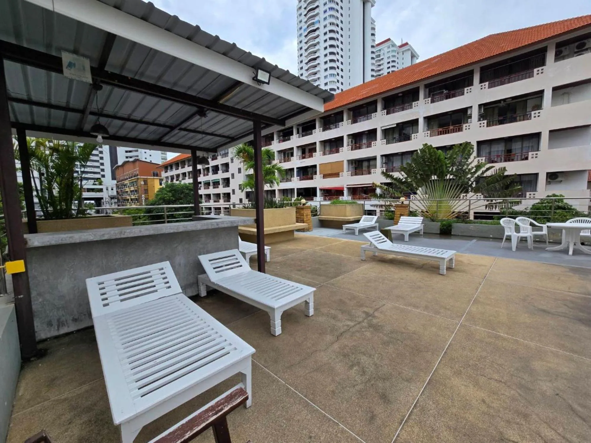 Swimming pool in Jomtien Plaza Residence