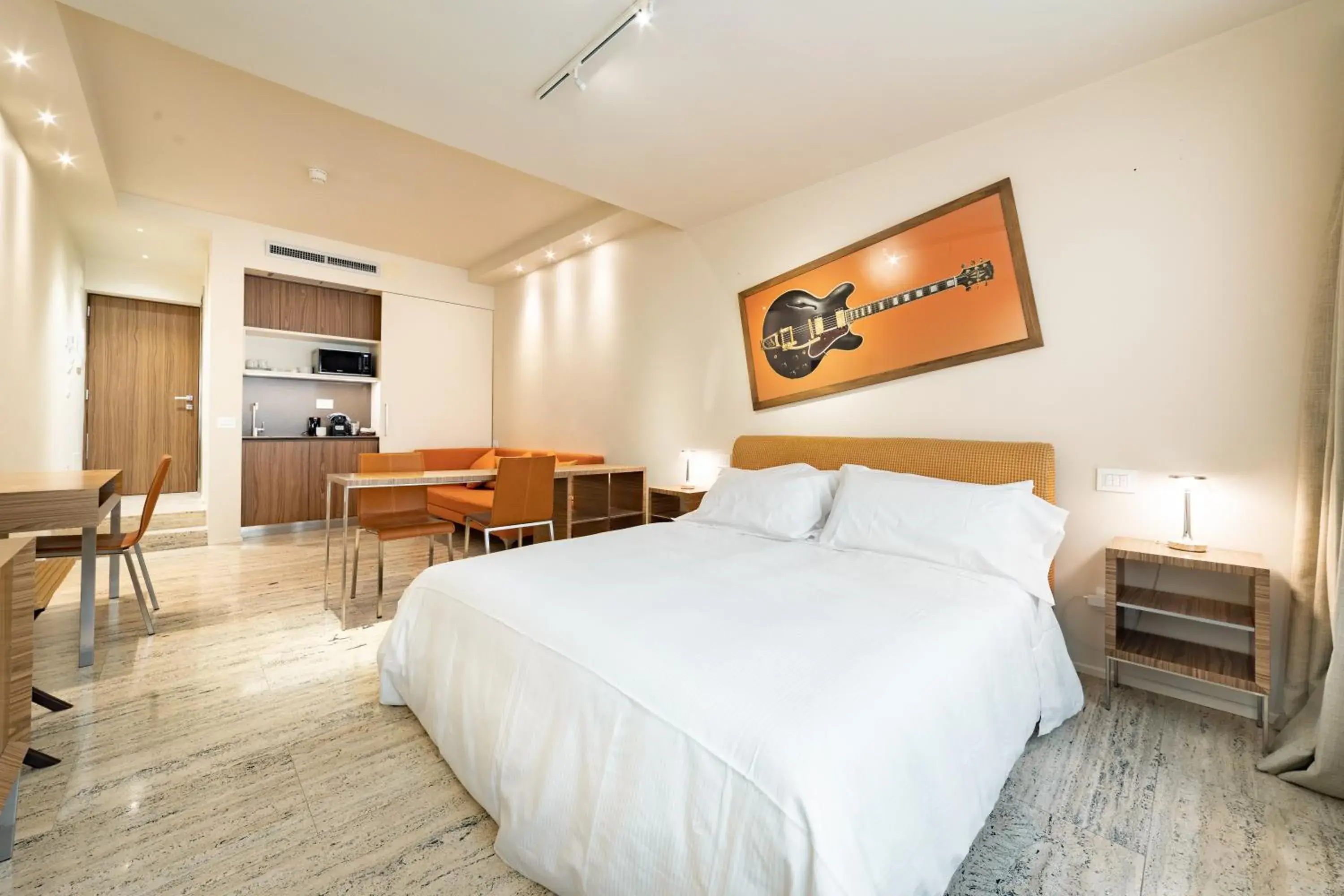 Large Double Room in Le Stanze degli Amidei Large Double Room in Le Stanze degli Amidei