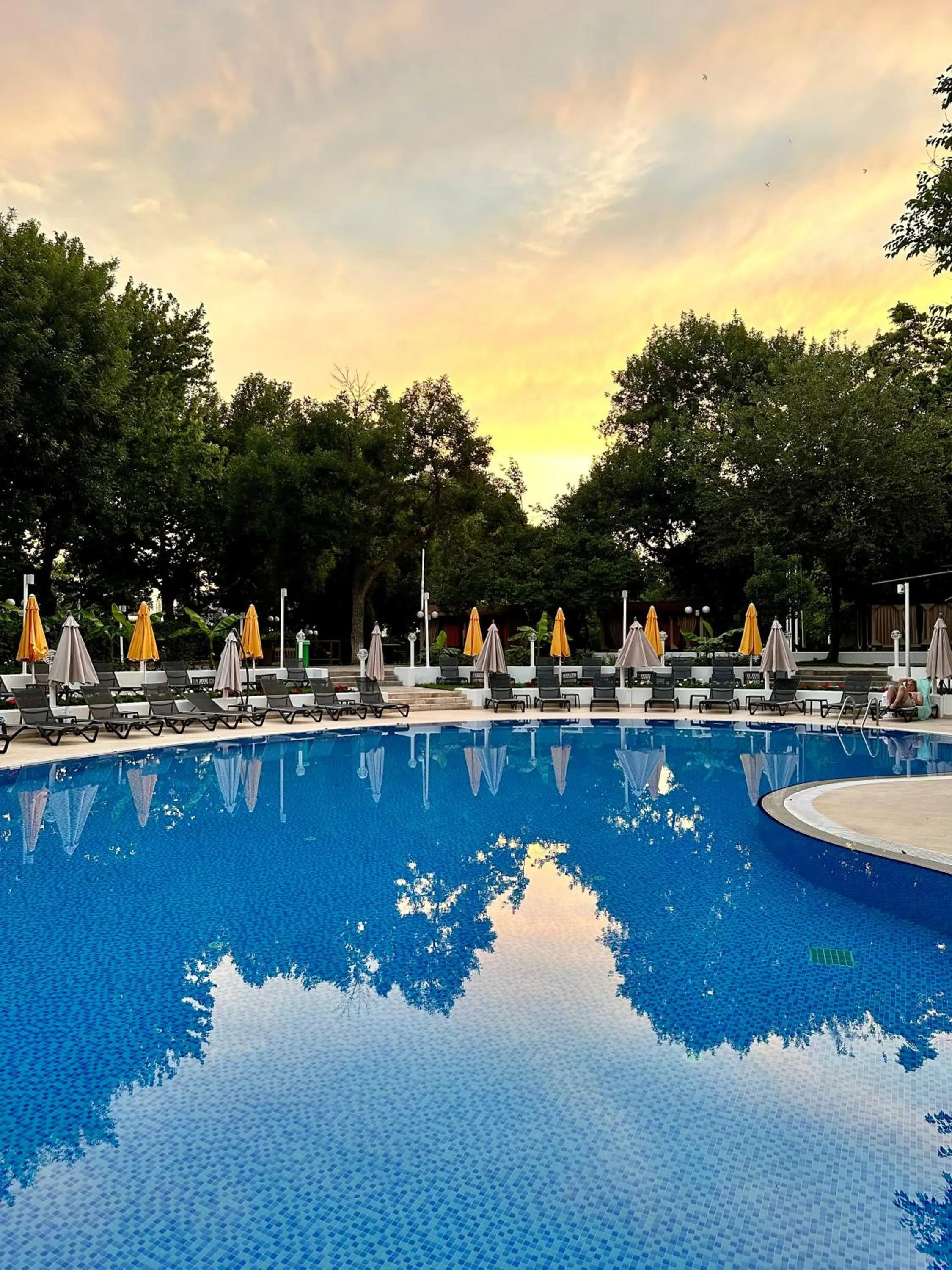 Swimming pool in Wyndham Tashkent