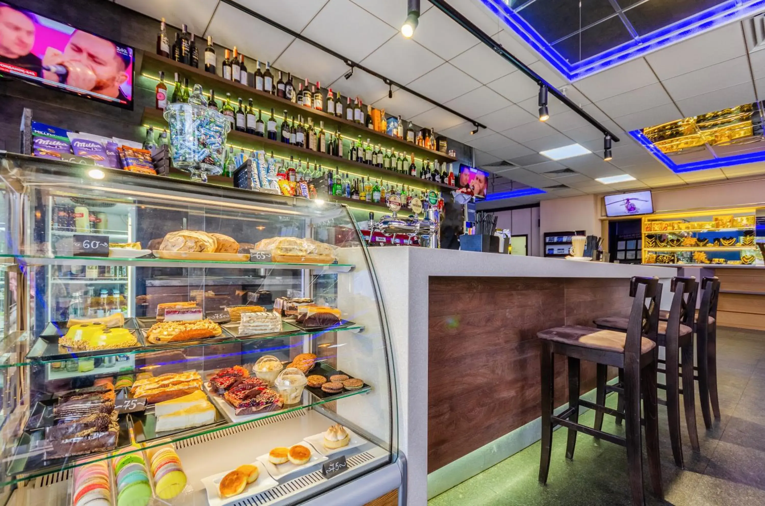 Restaurant/places to eat in Tourist Hotel Complex Restaurant/places to eat in Tourist Hotel Complex