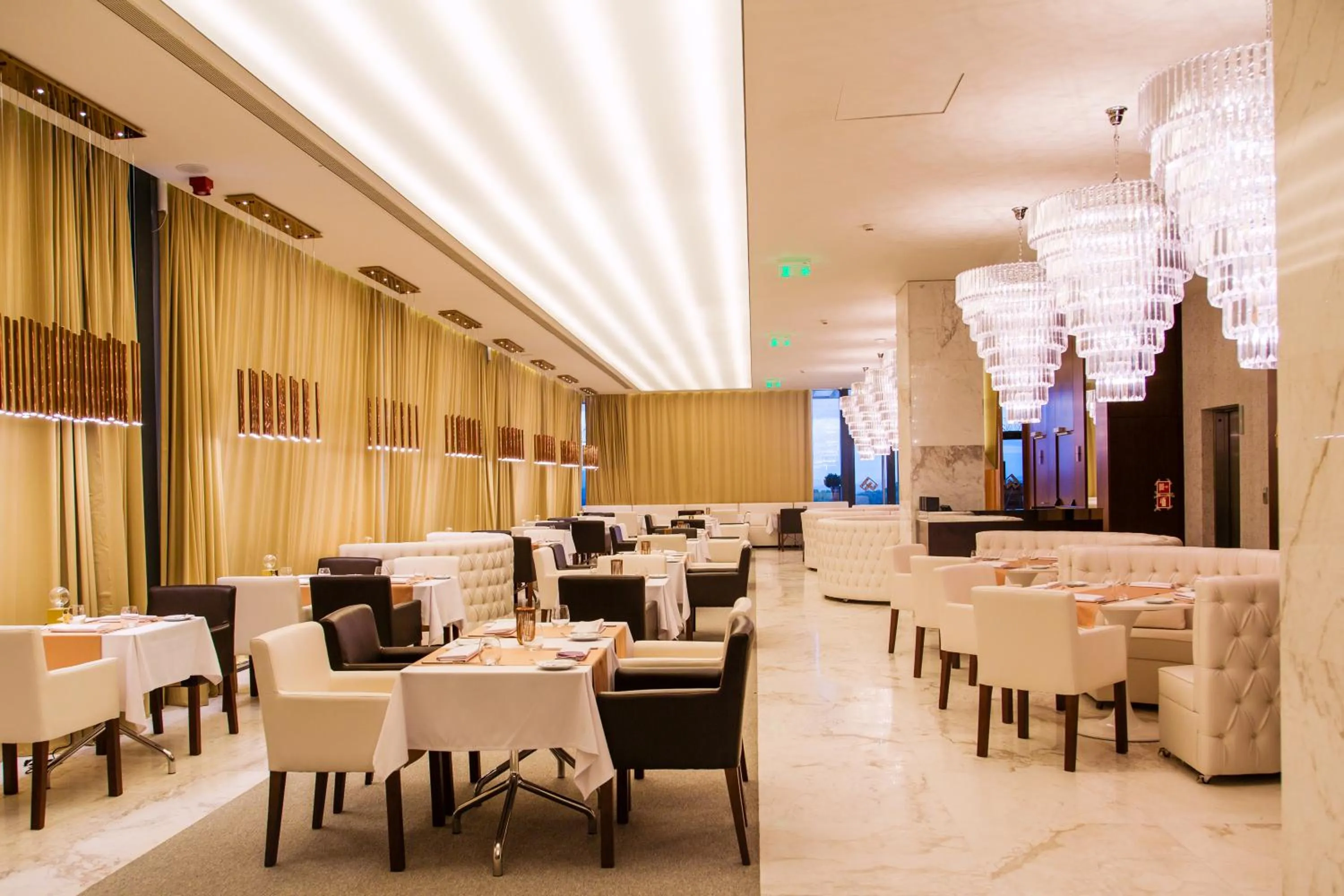 Restaurant/places to eat in Grand Plaza Hotel Nampula