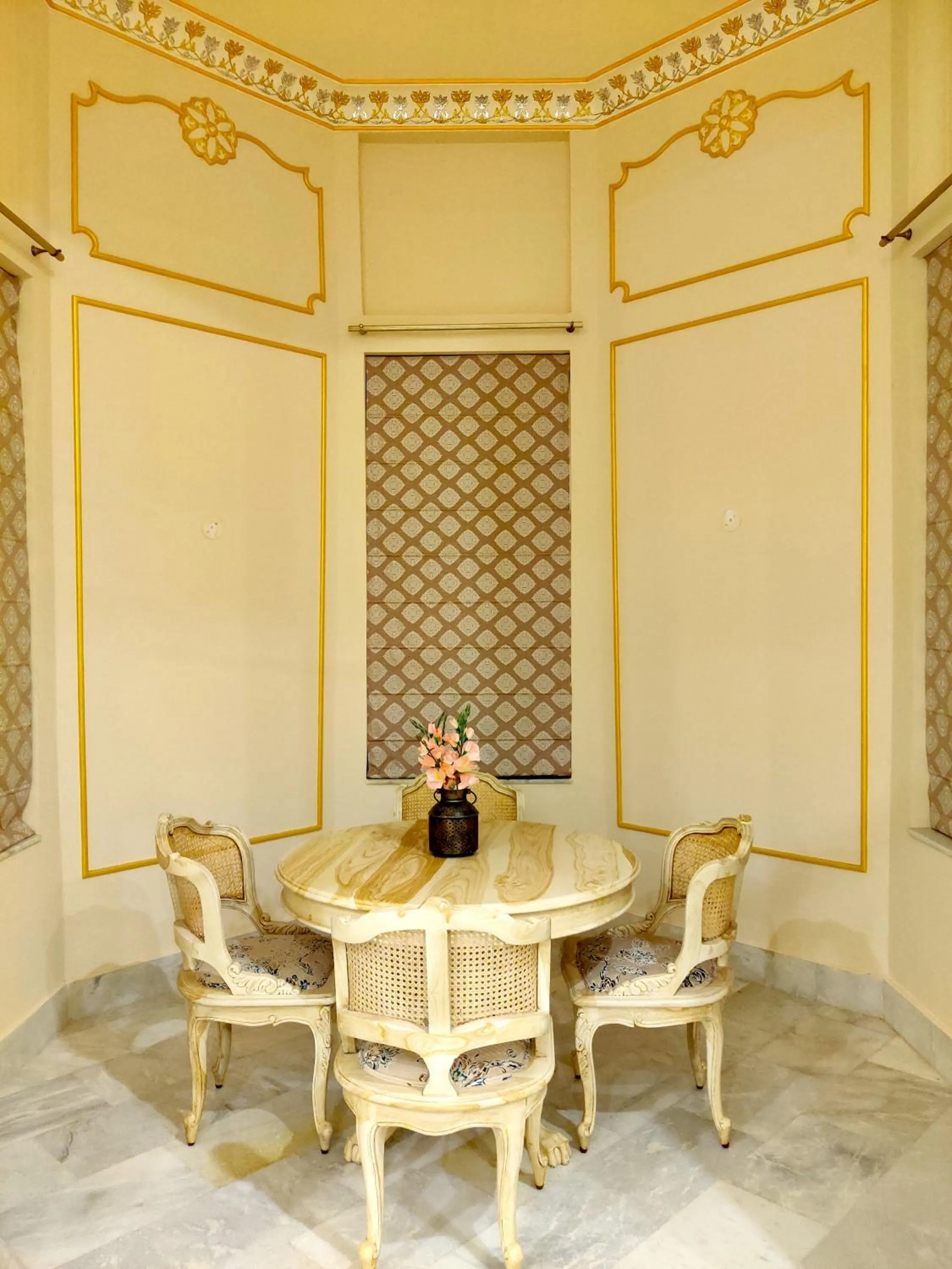 Umaid Palace - A Lakeside Resort - 25 minutes from Mehandipur Balaji - 20 minutes from Chand Baori Stepwell Abhaneri & 40 minutes from Bhangarh Fort