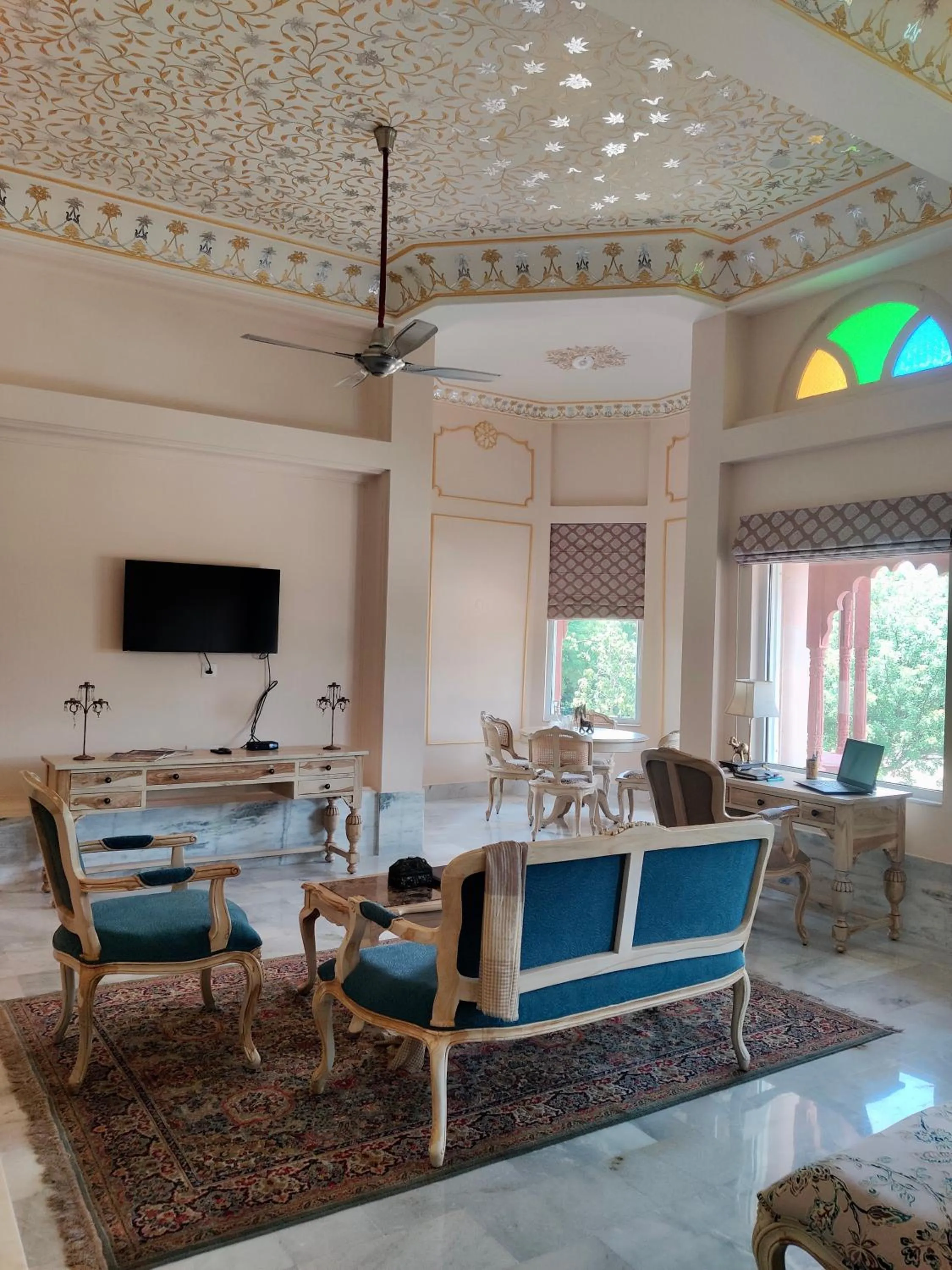 Umaid Palace - A Lakeside Resort - 25 minutes from Mehandipur Balaji - 20 minutes from Chand Baori Stepwell Abhaneri & 40 minutes from Bhangarh Fort