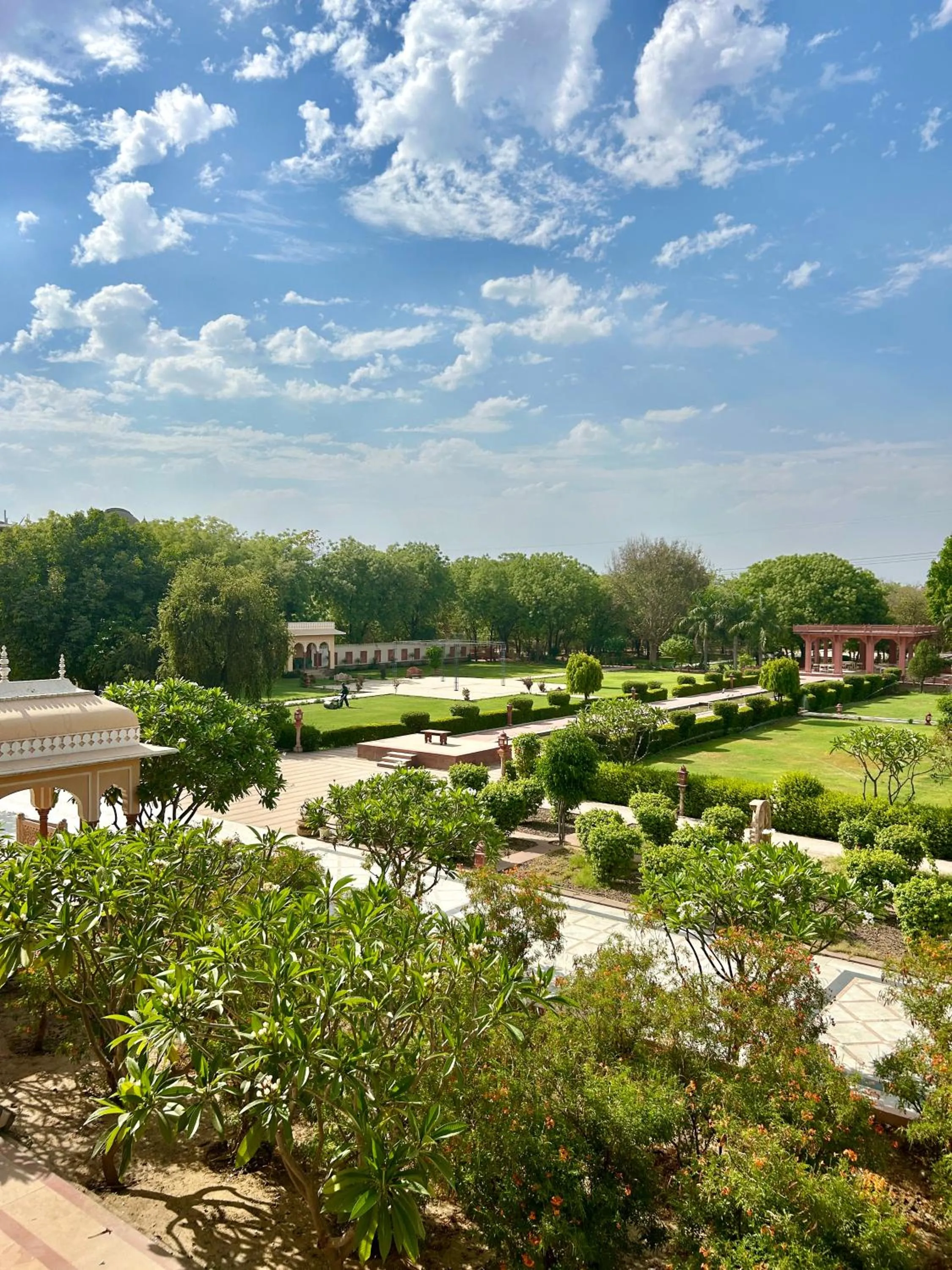 Garden in Umaid Palace - A Lakeside Resort - 25 minutes from Mehandipur Balaji - 20 minutes from Chand Baori Stepwell Abhaneri & 40 minutes from Bhangarh Fort