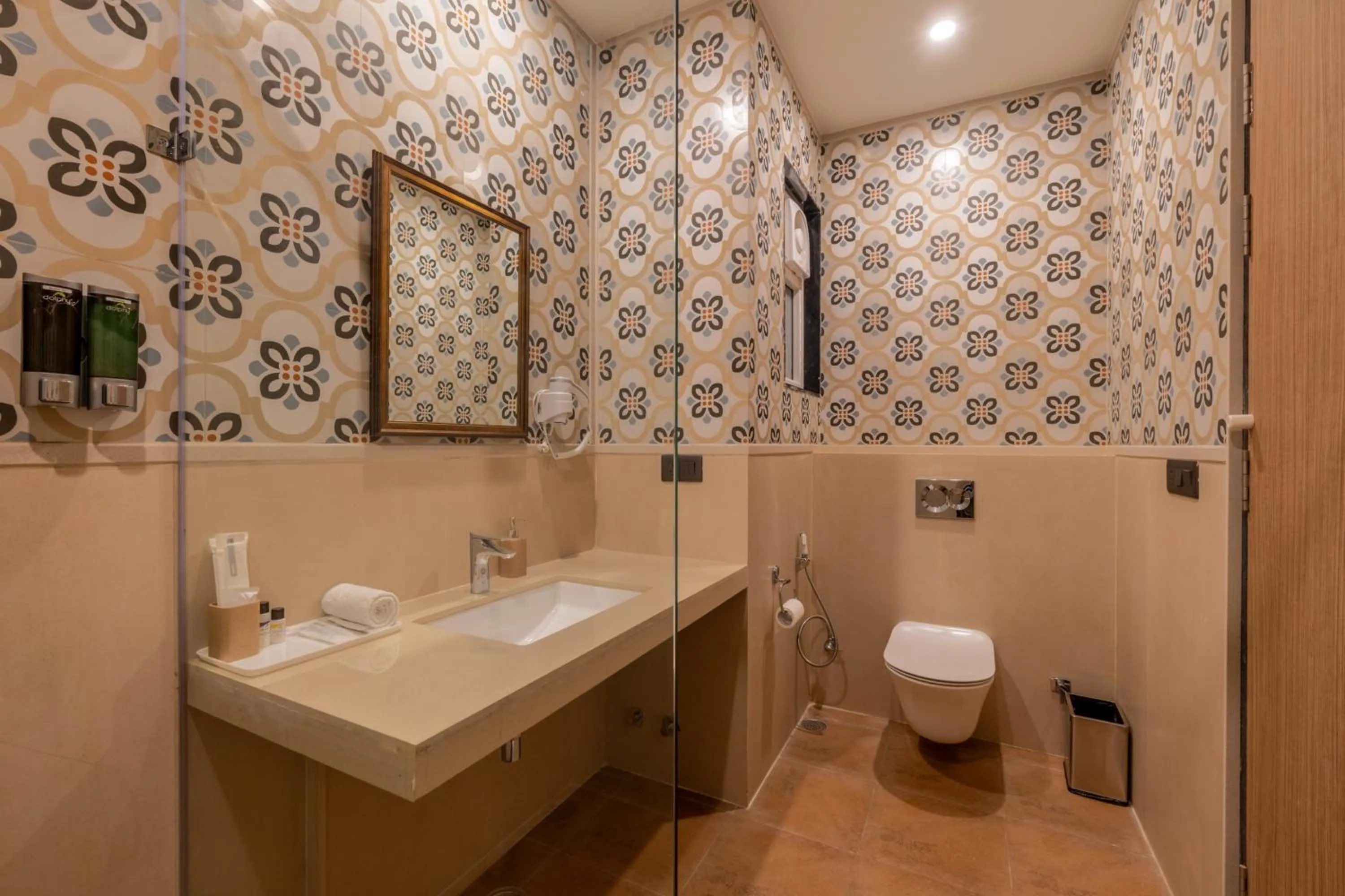 Umaid Palace - A Lakeside Resort - 25 minutes from Mehandipur Balaji - 20 minutes from Chand Baori Stepwell Abhaneri & 40 minutes from Bhangarh Fort